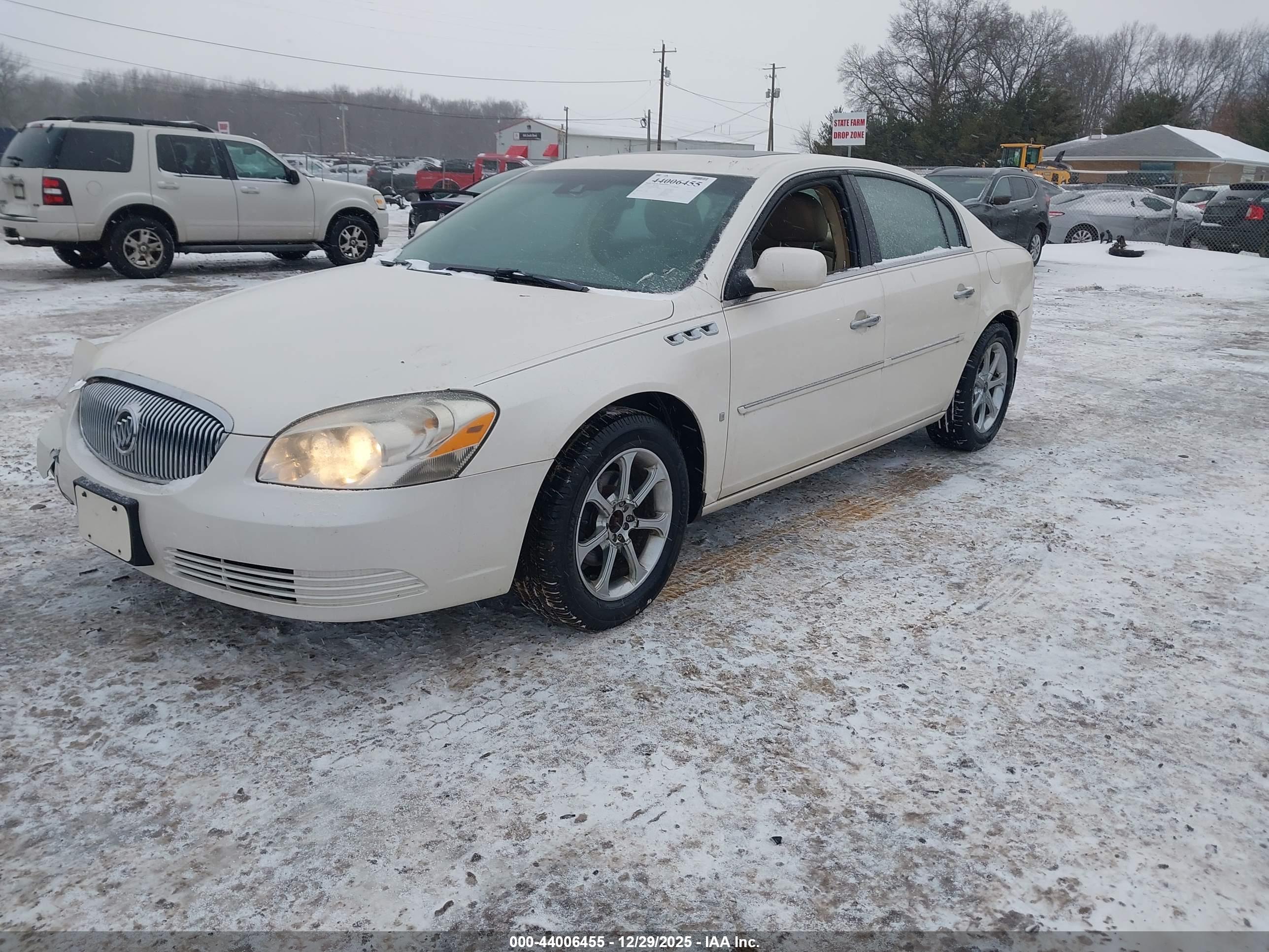 BUICK LUCERNE image 2