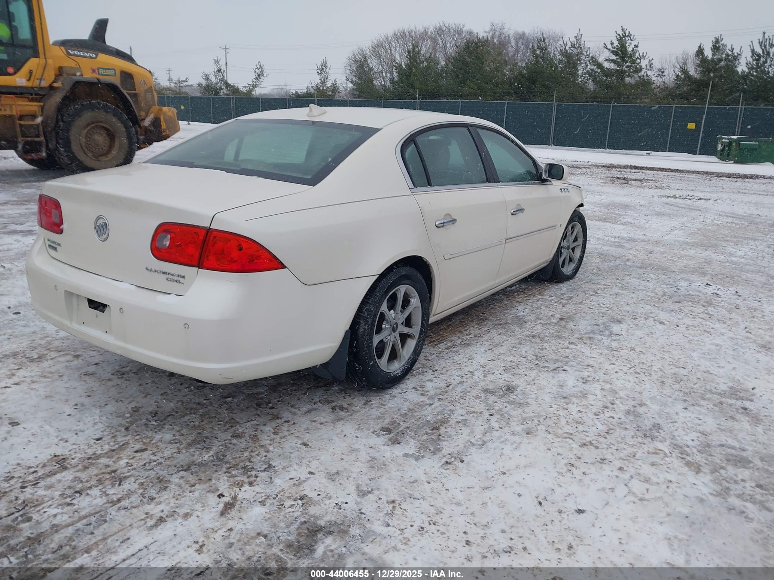 BUICK LUCERNE image 4