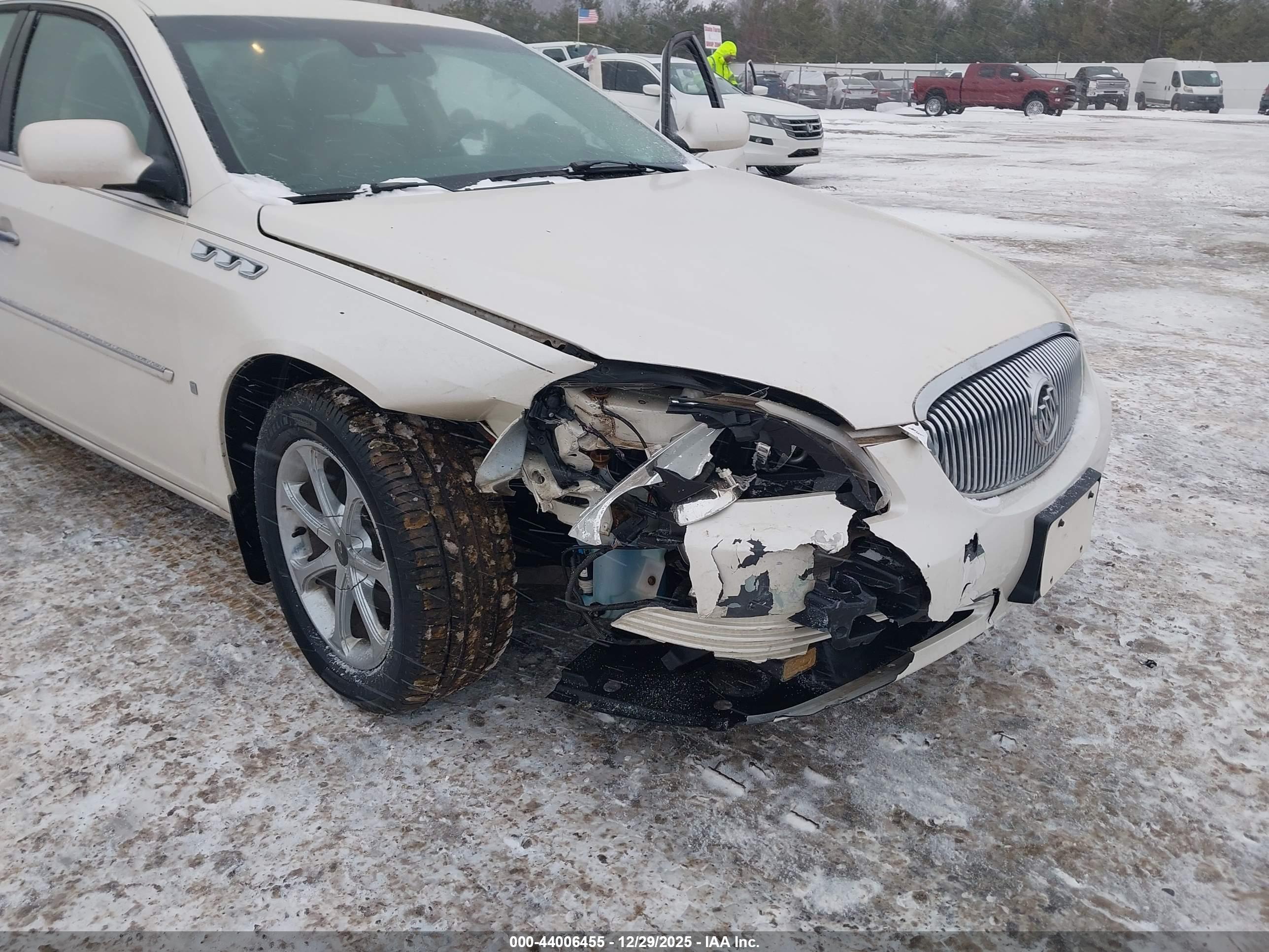 BUICK LUCERNE image 6