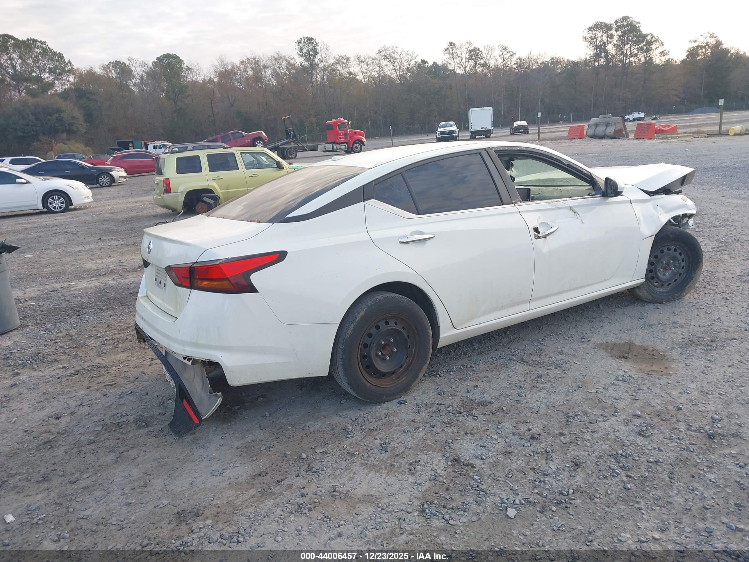 NISSAN ALTIMA image 4