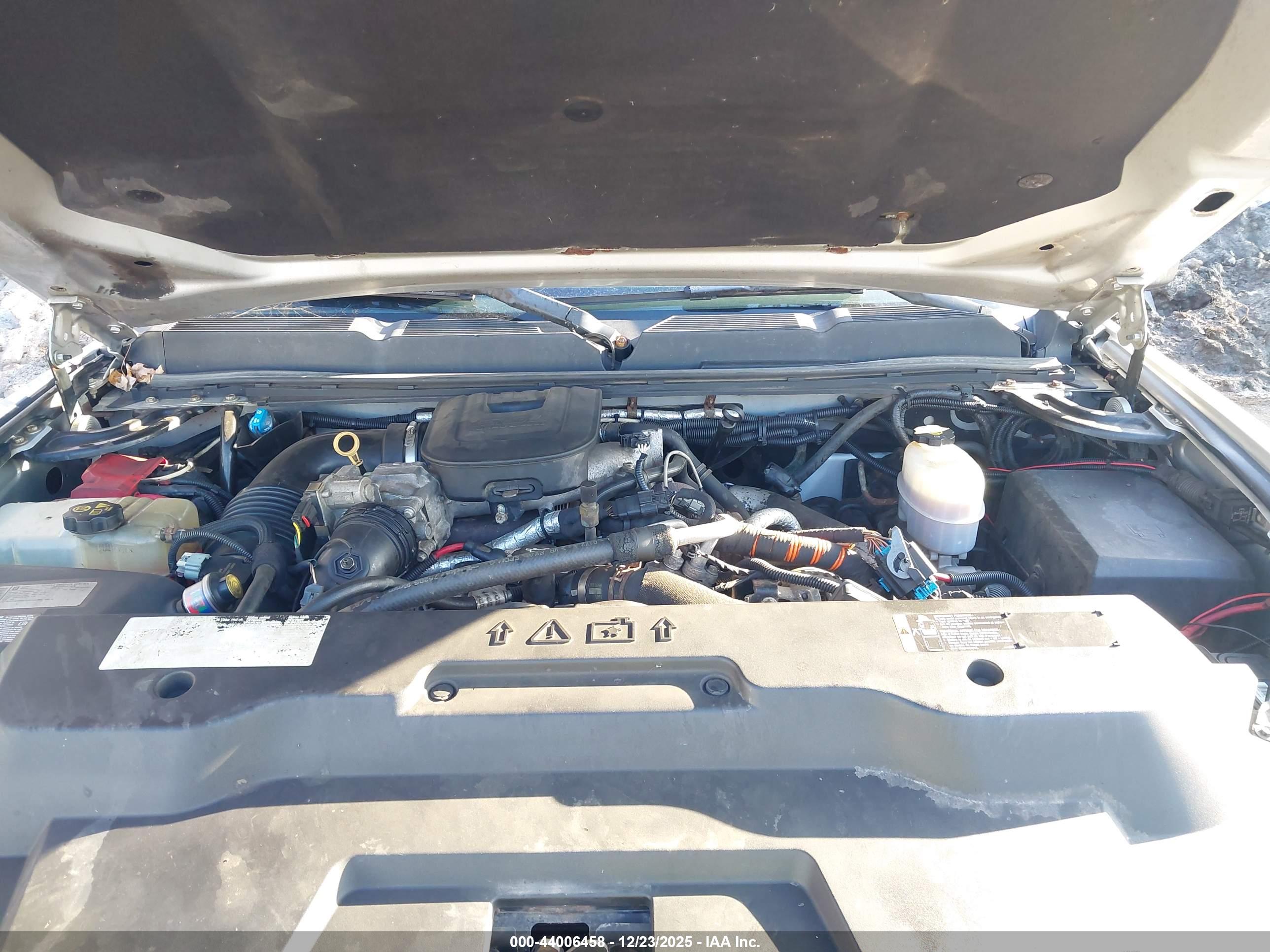 CHEVROLET SILVERADO image 10
