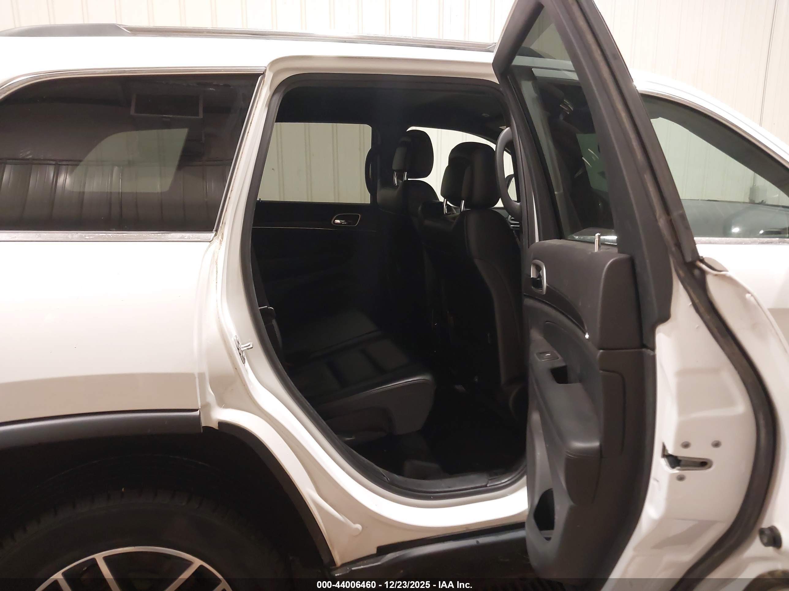 JEEP GRAND image 8