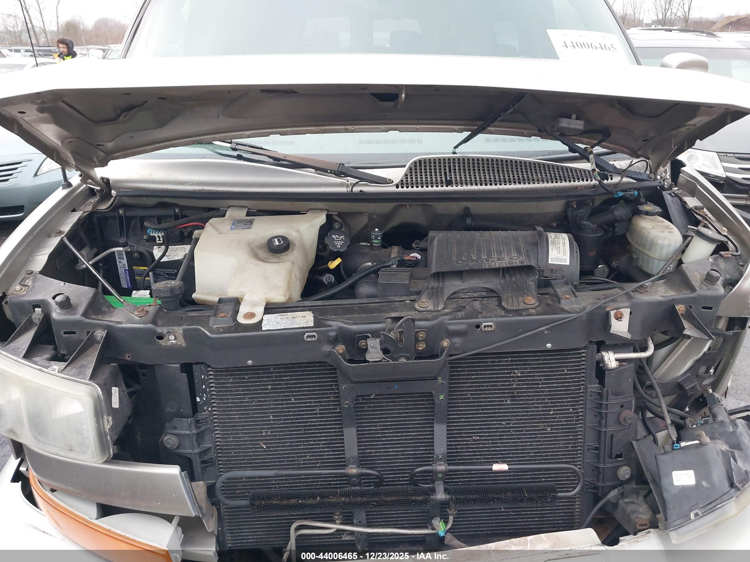 GMC SAVANA image 10