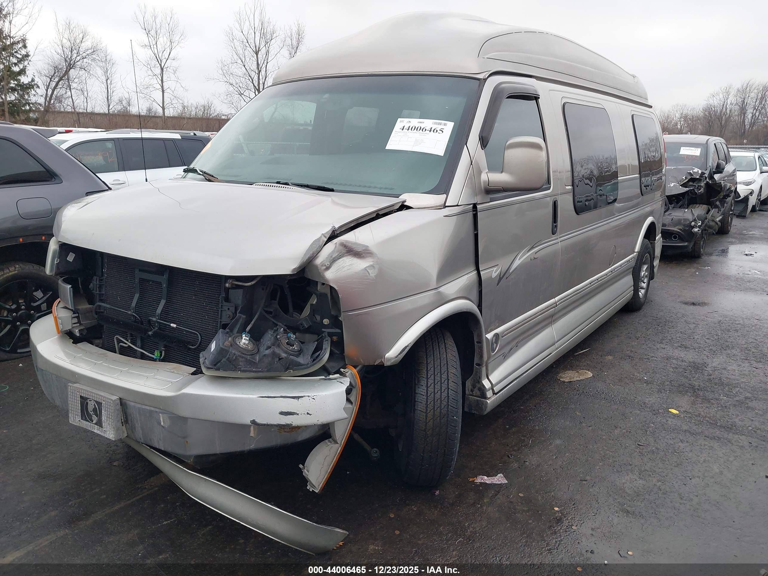 GMC SAVANA image 2