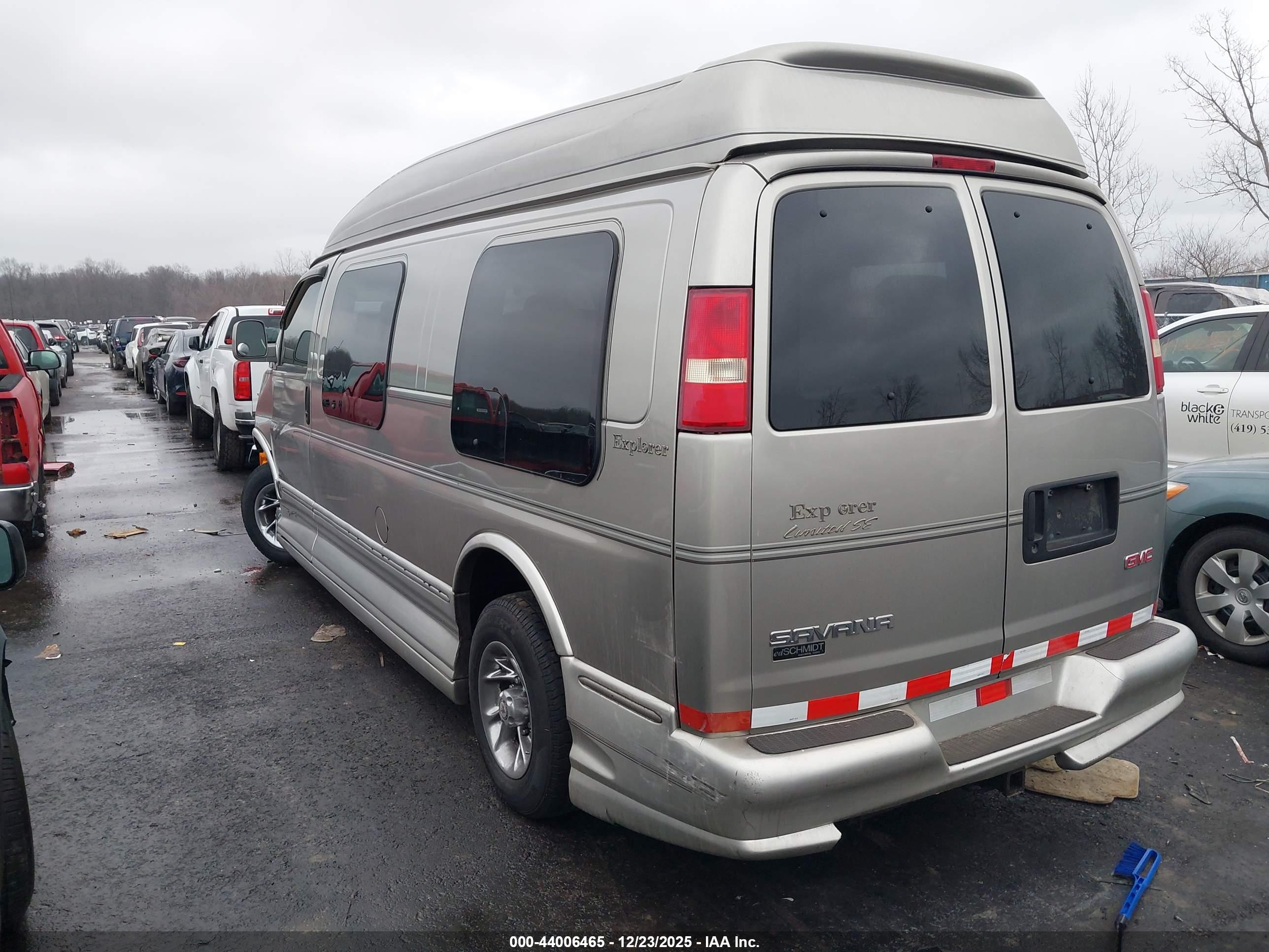 GMC SAVANA image 3