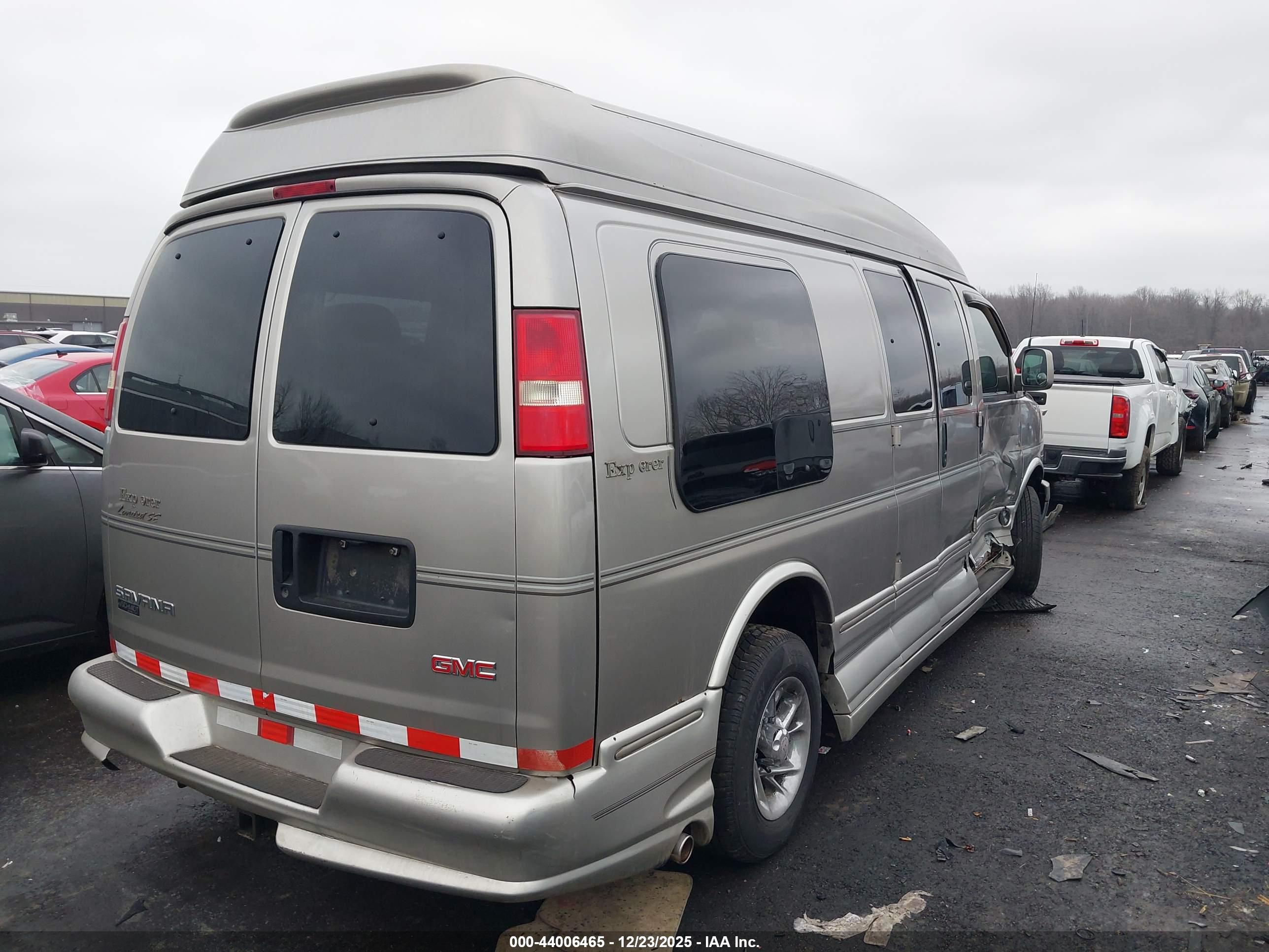 GMC SAVANA image 4