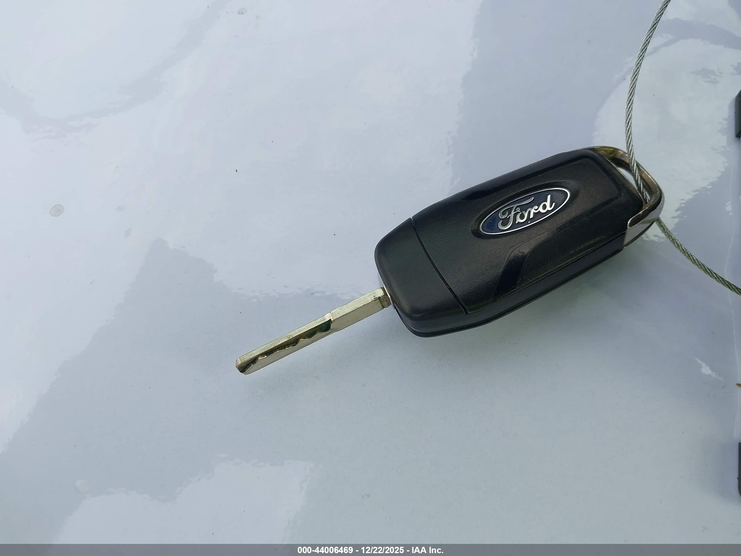 FORD FUSION image 11