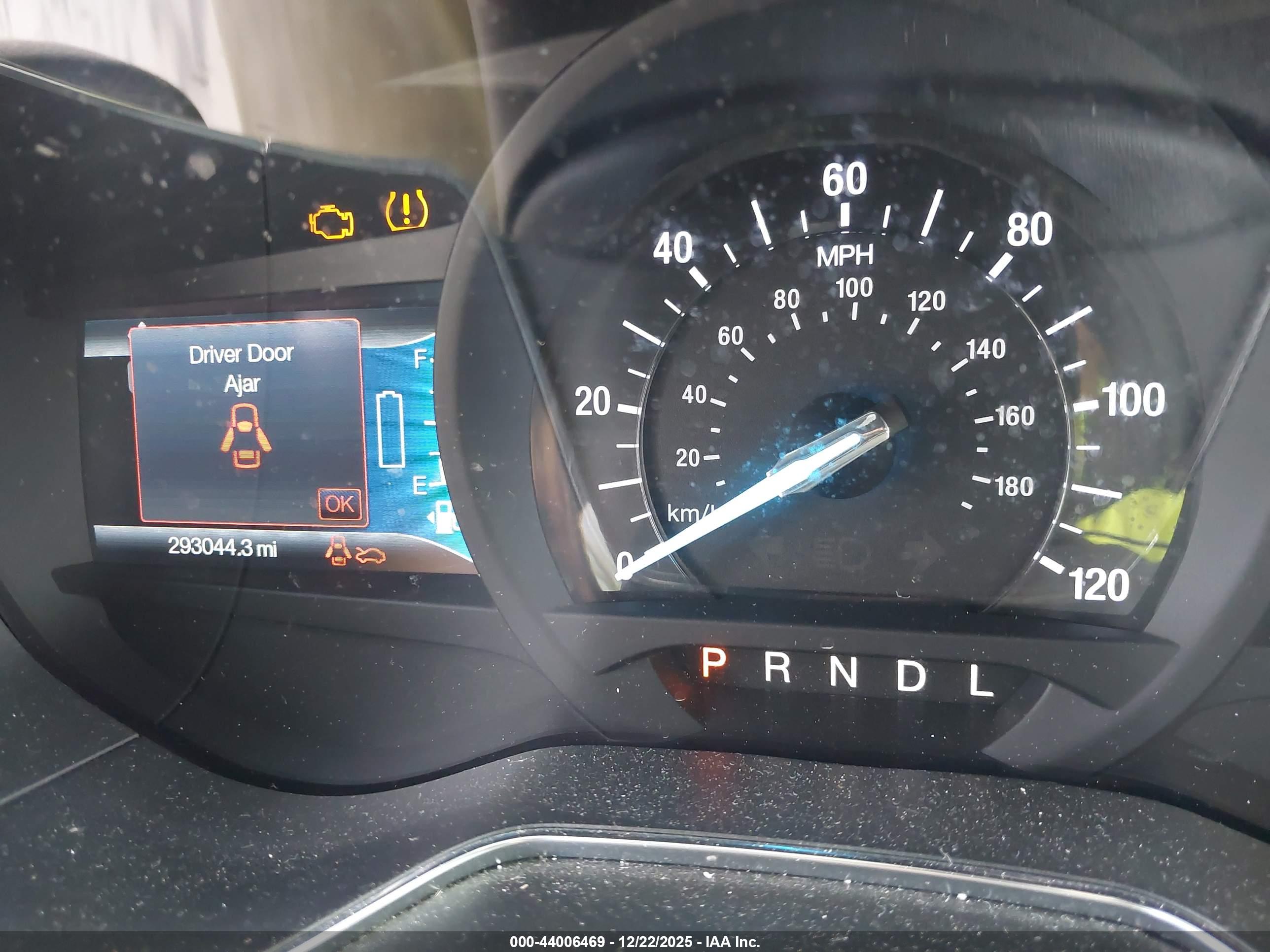 FORD FUSION image 7