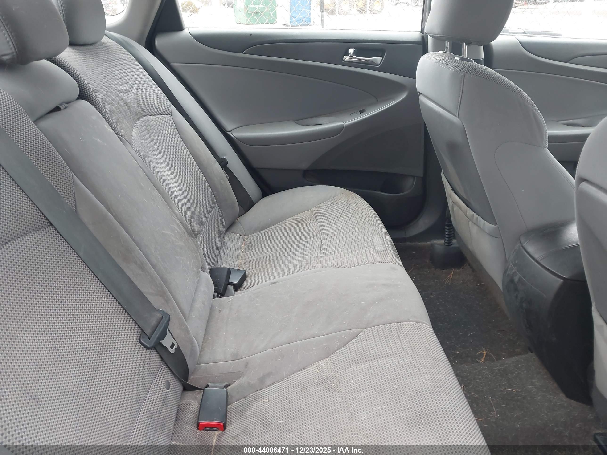 HYUNDAI SONATA image 8