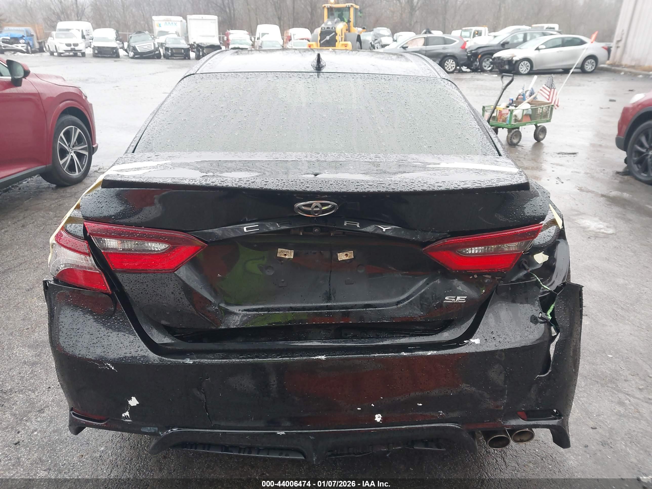TOYOTA CAMRY image 6