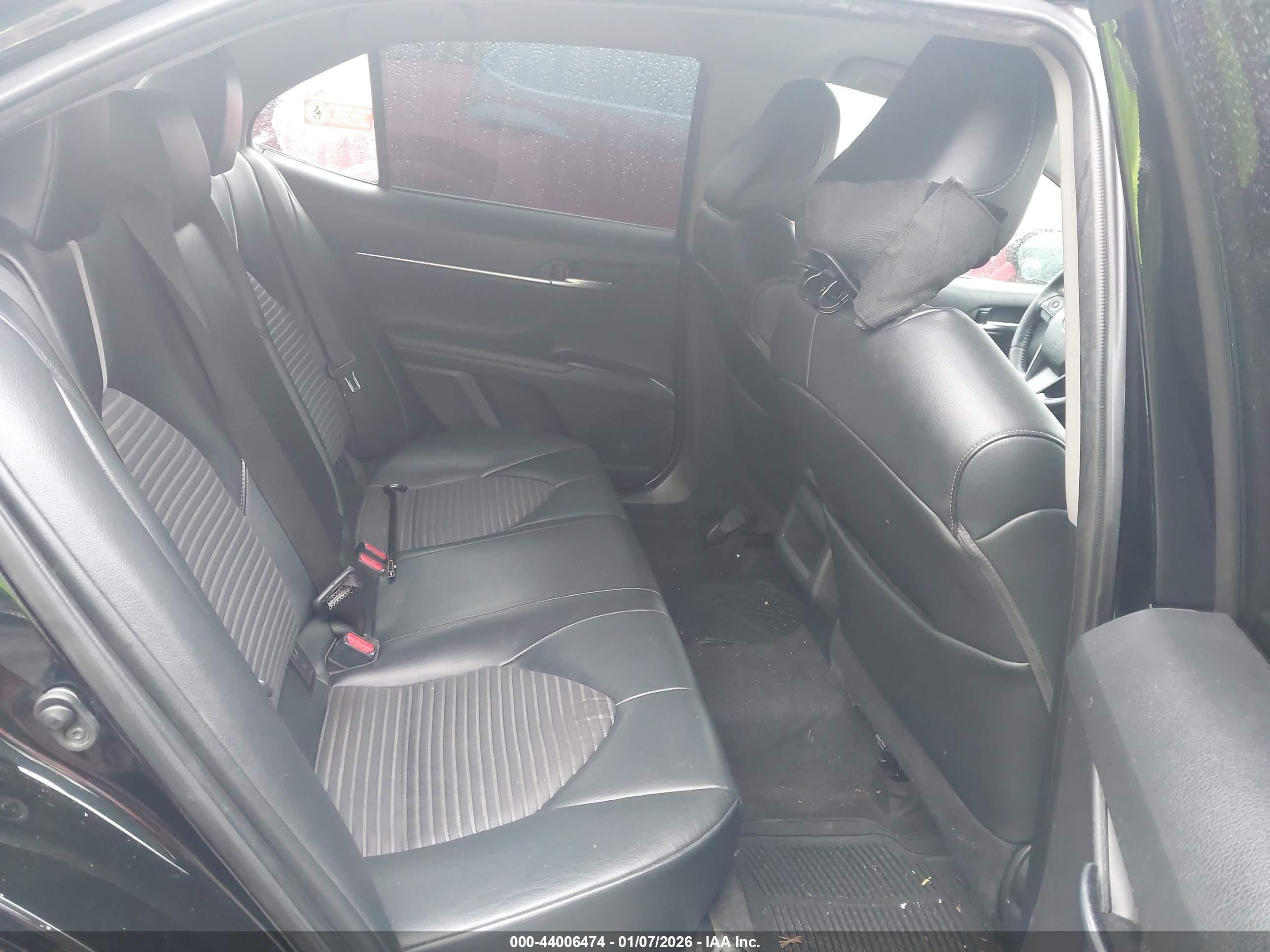 TOYOTA CAMRY image 8