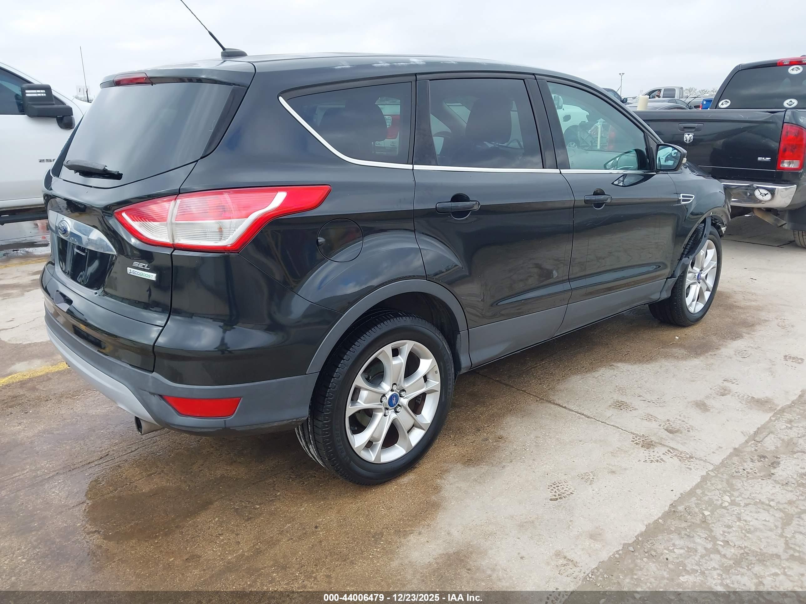 FORD ESCAPE image 4