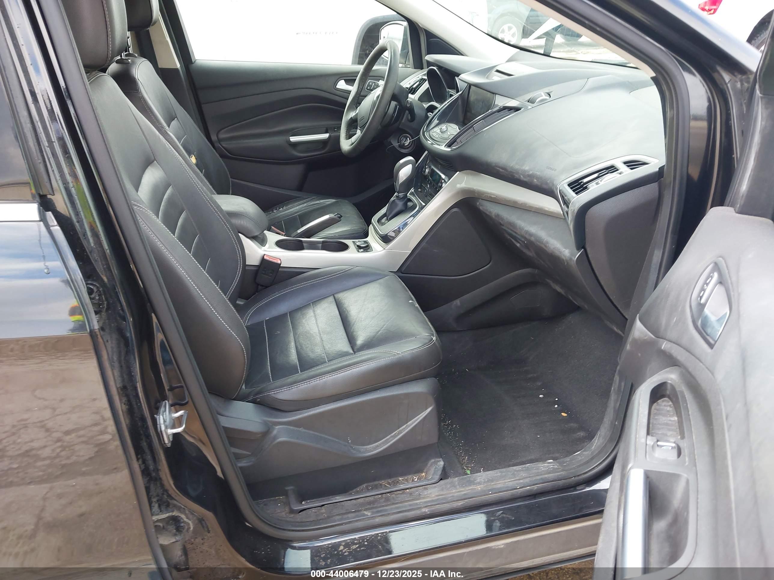 FORD ESCAPE image 5