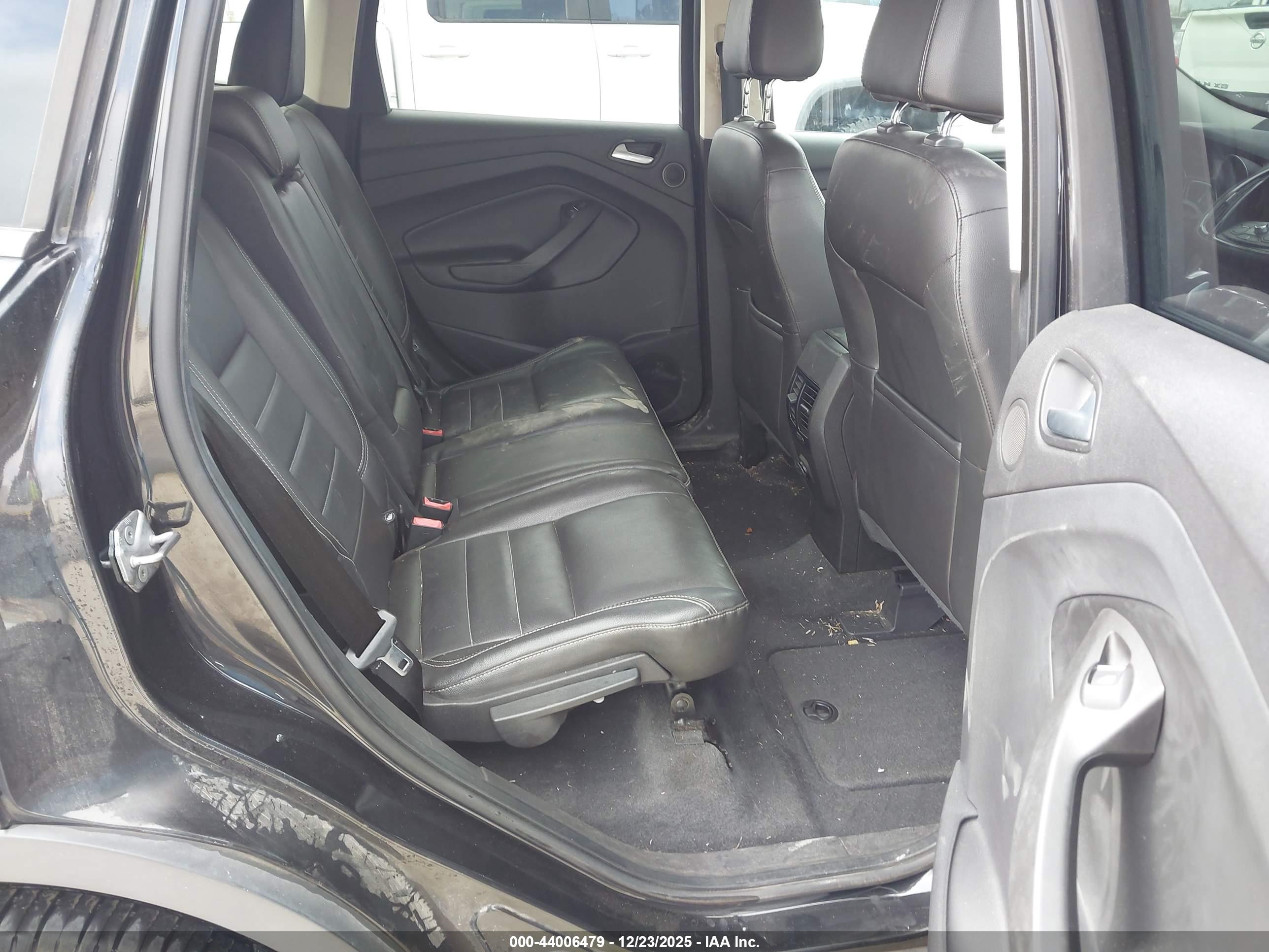 FORD ESCAPE image 8