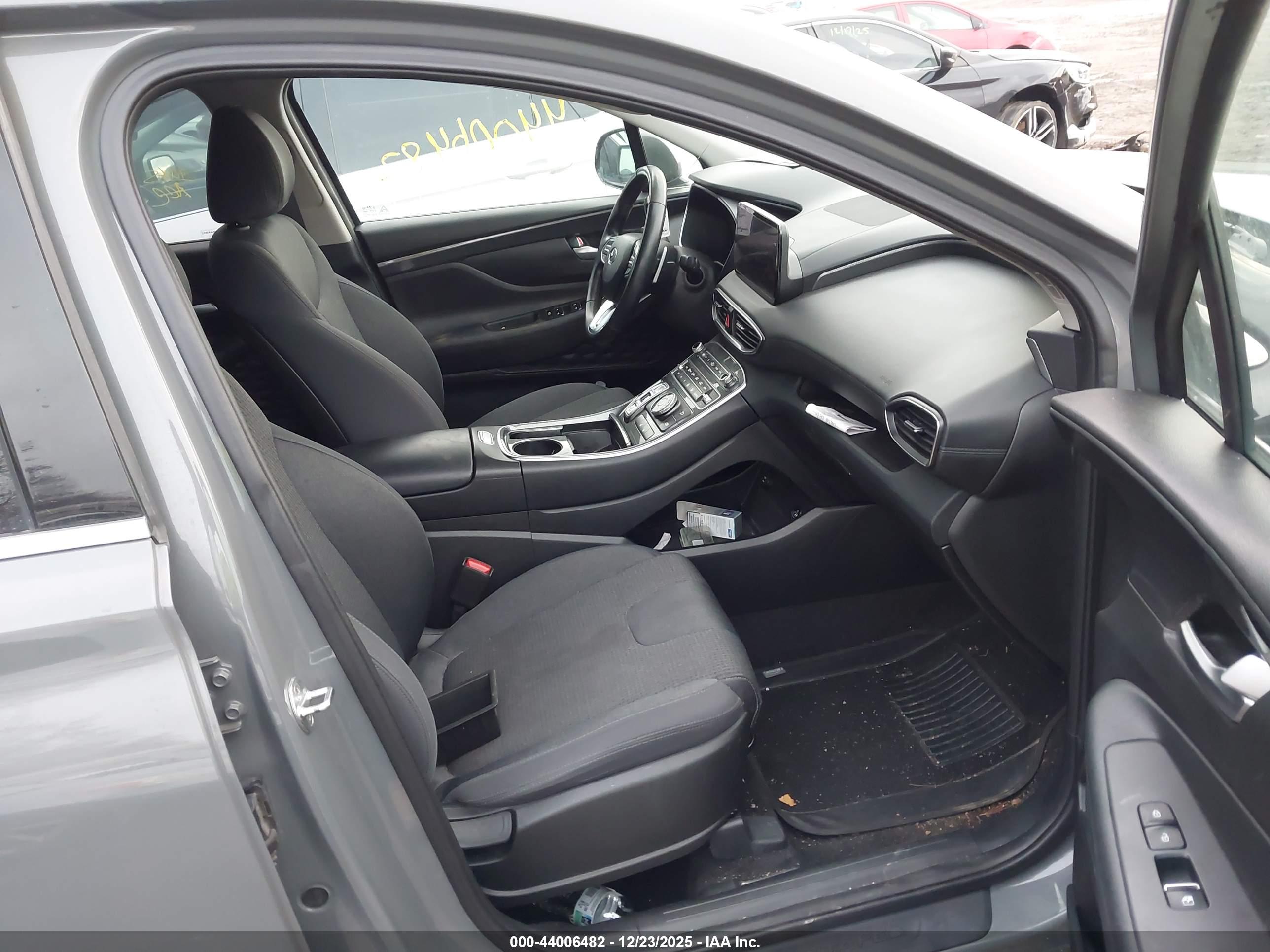 HYUNDAI SANTA image 5