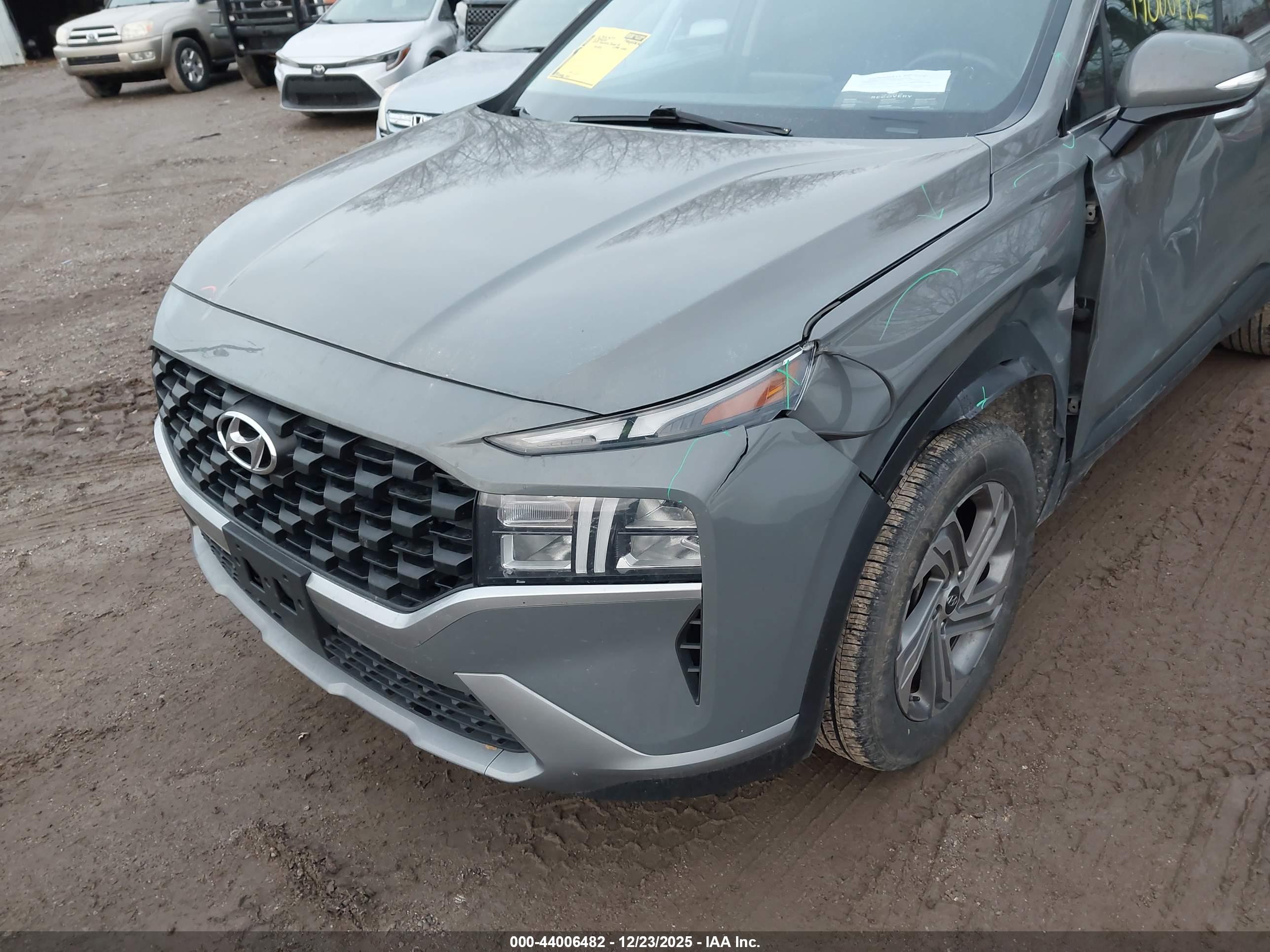 HYUNDAI SANTA image 6