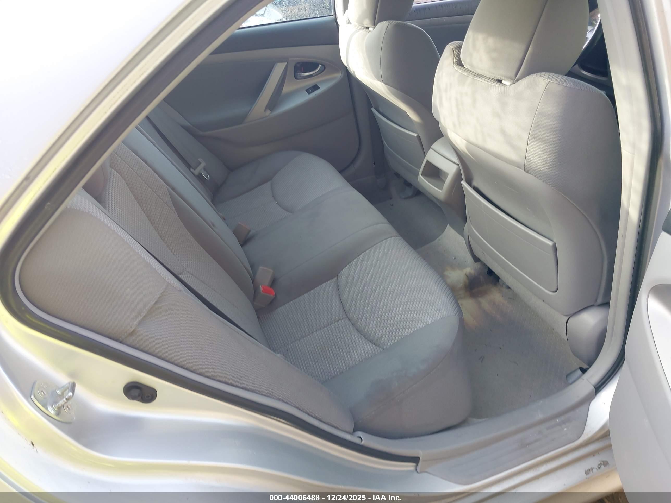 TOYOTA CAMRY image 8