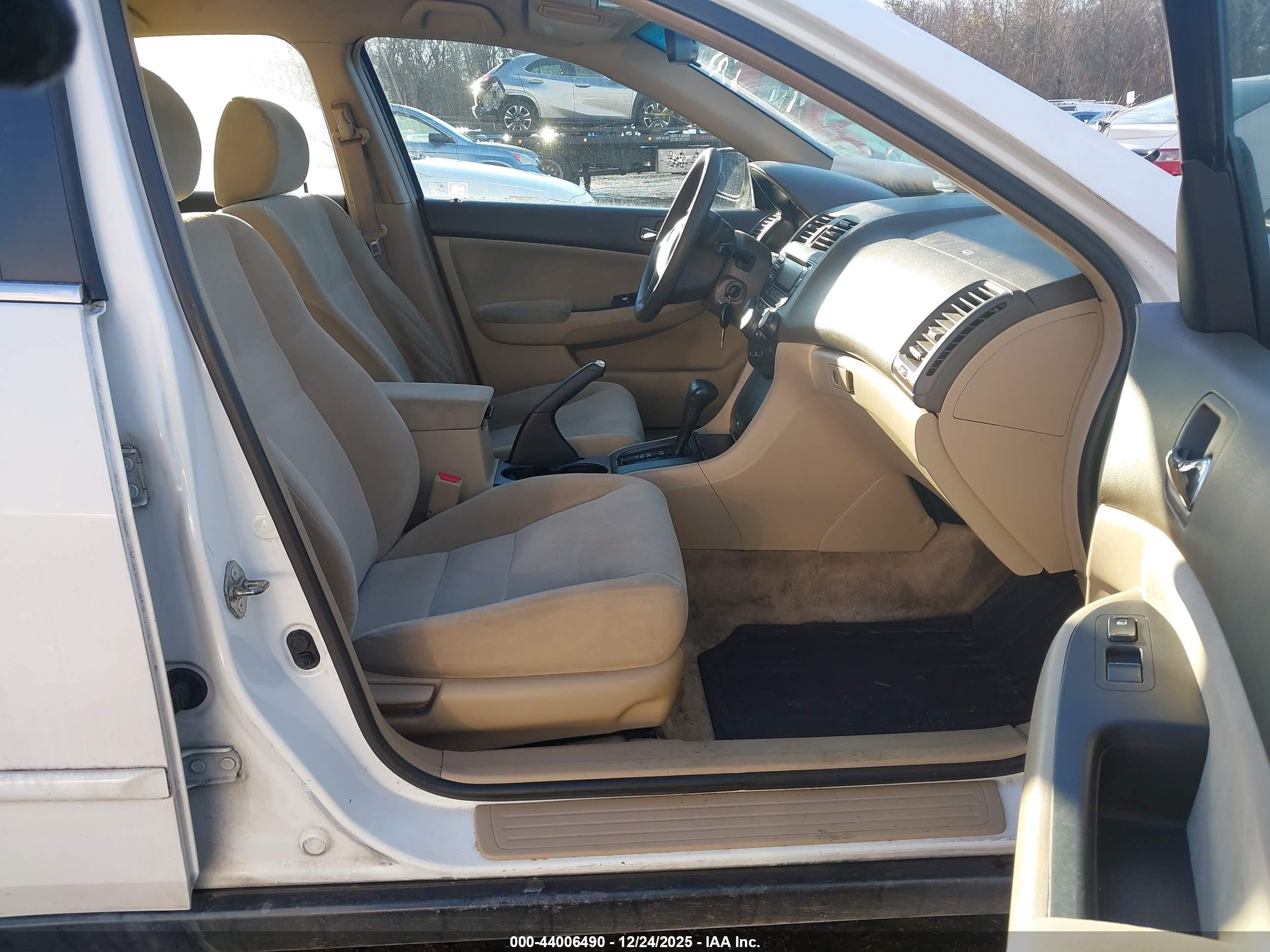 HONDA ACCORD image 5