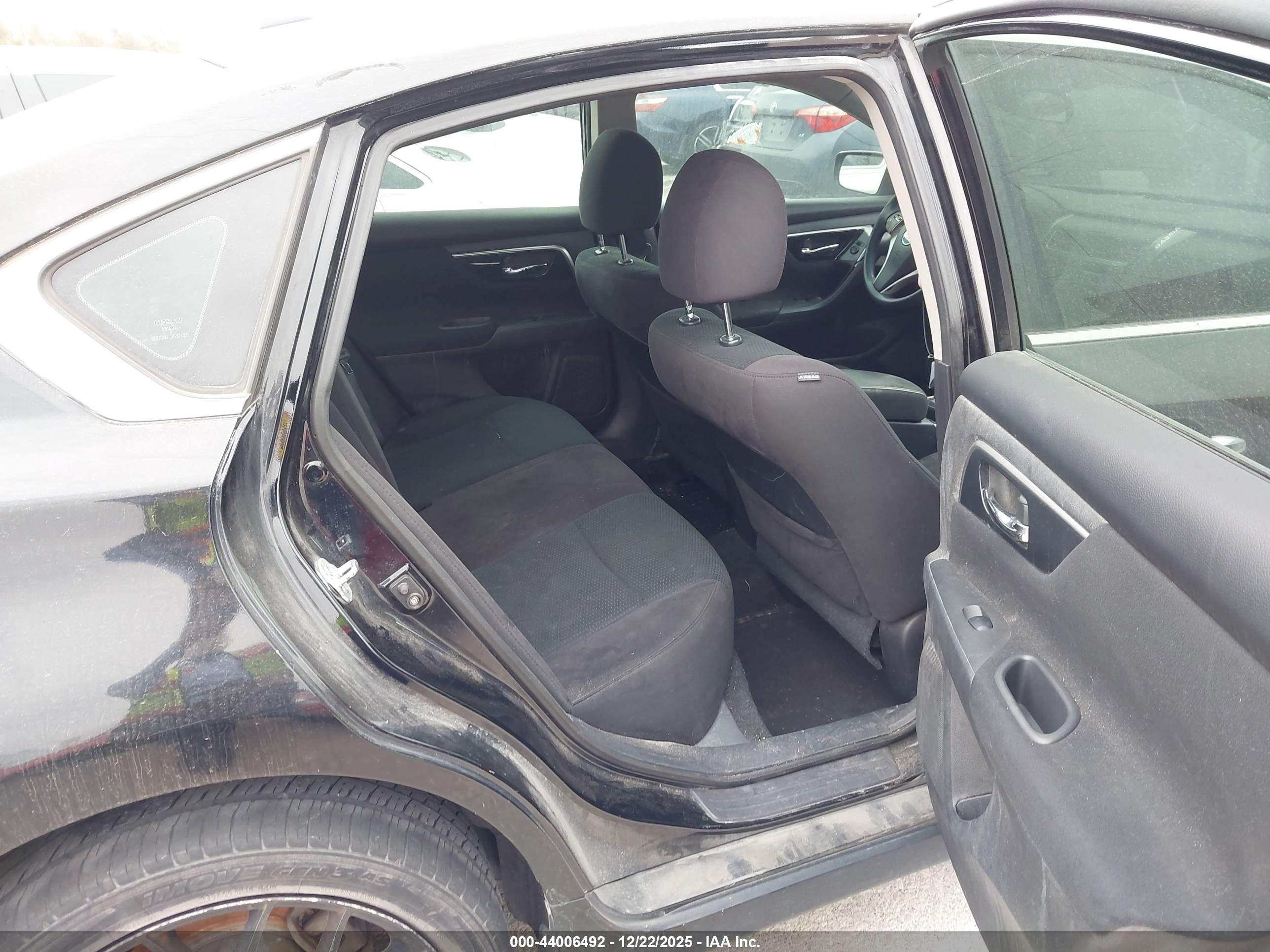 NISSAN ALTIMA image 8