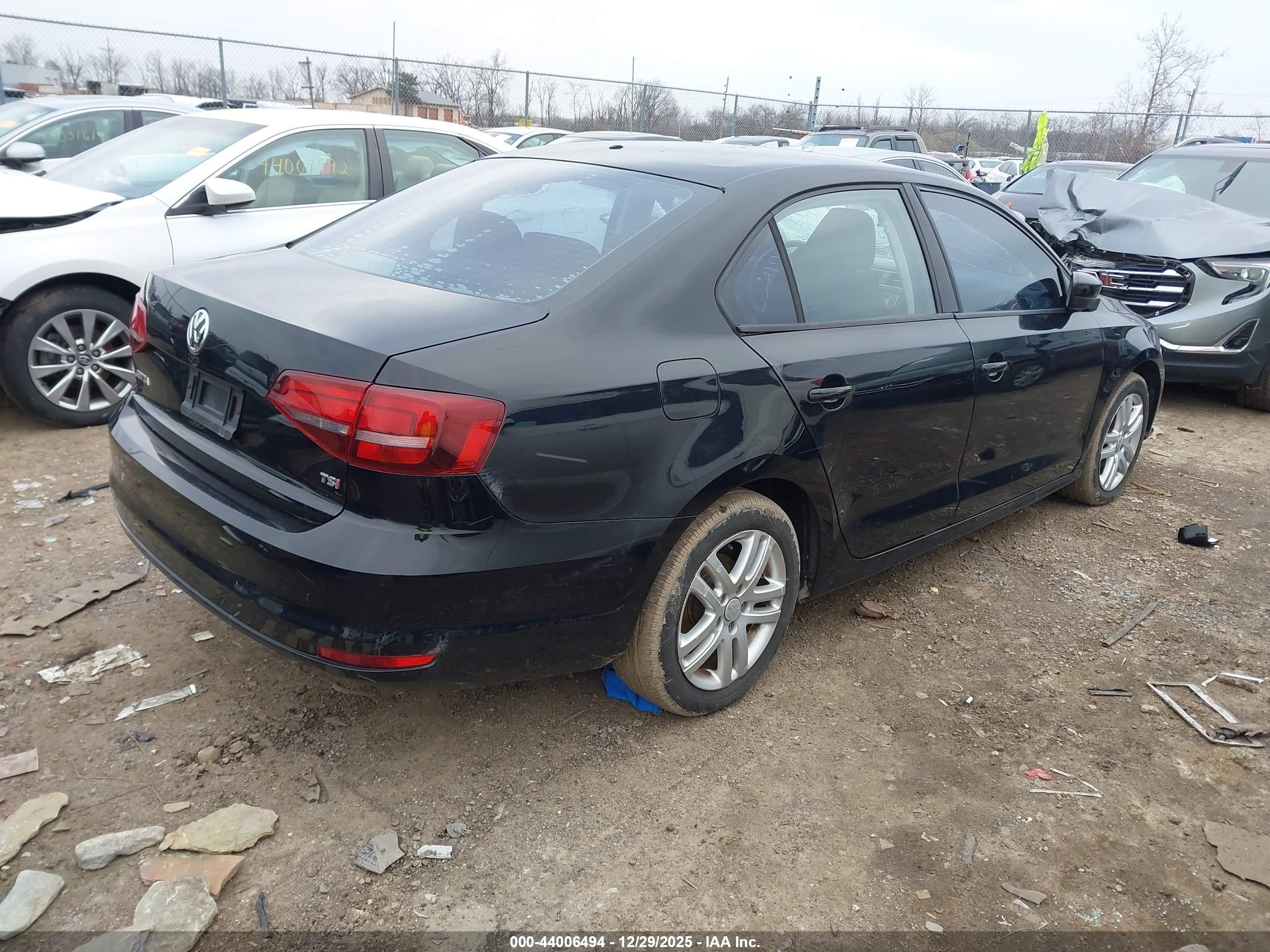 VOLKSWAGEN JETTA image 4