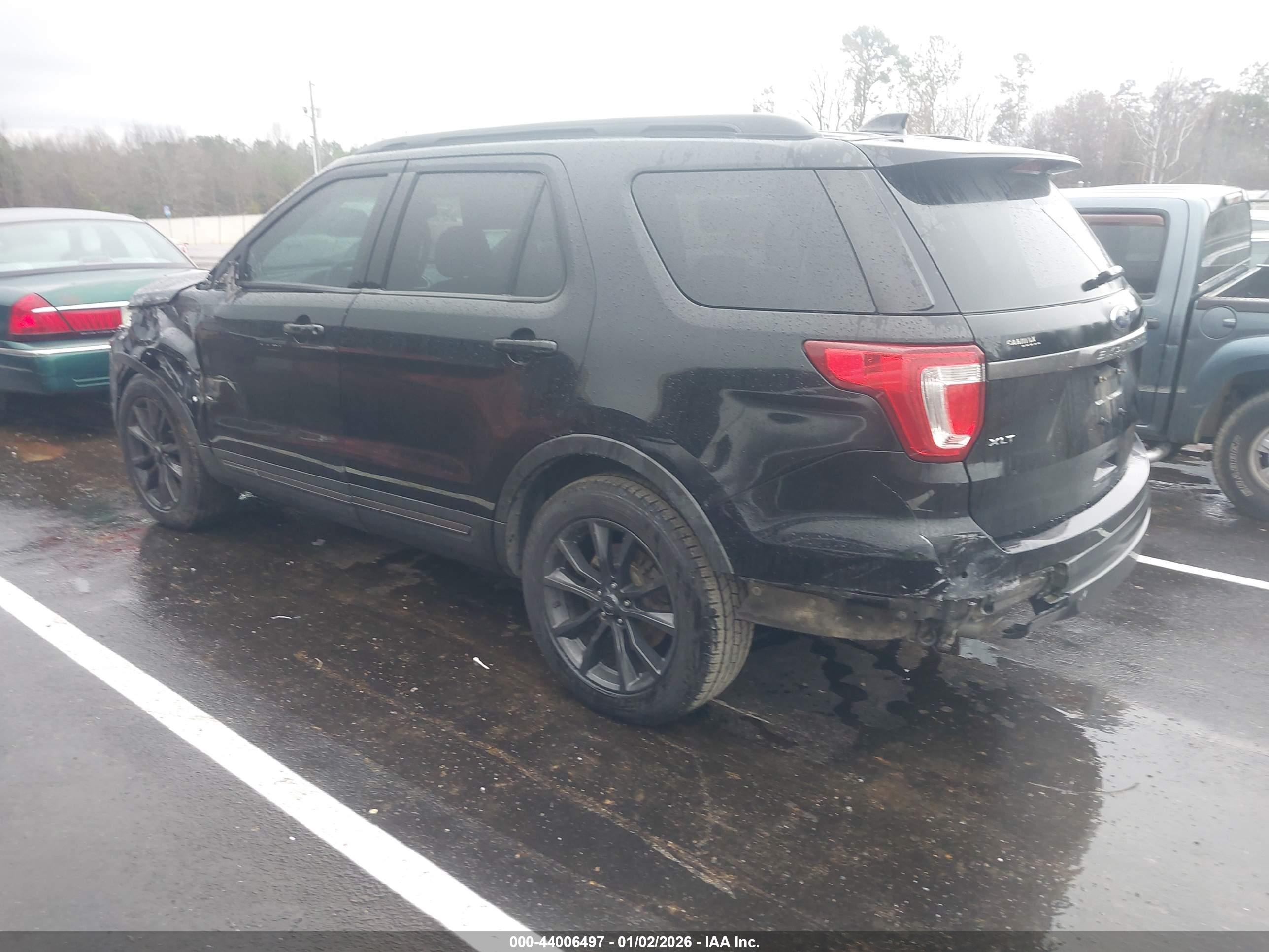 FORD EXPLORER image 3