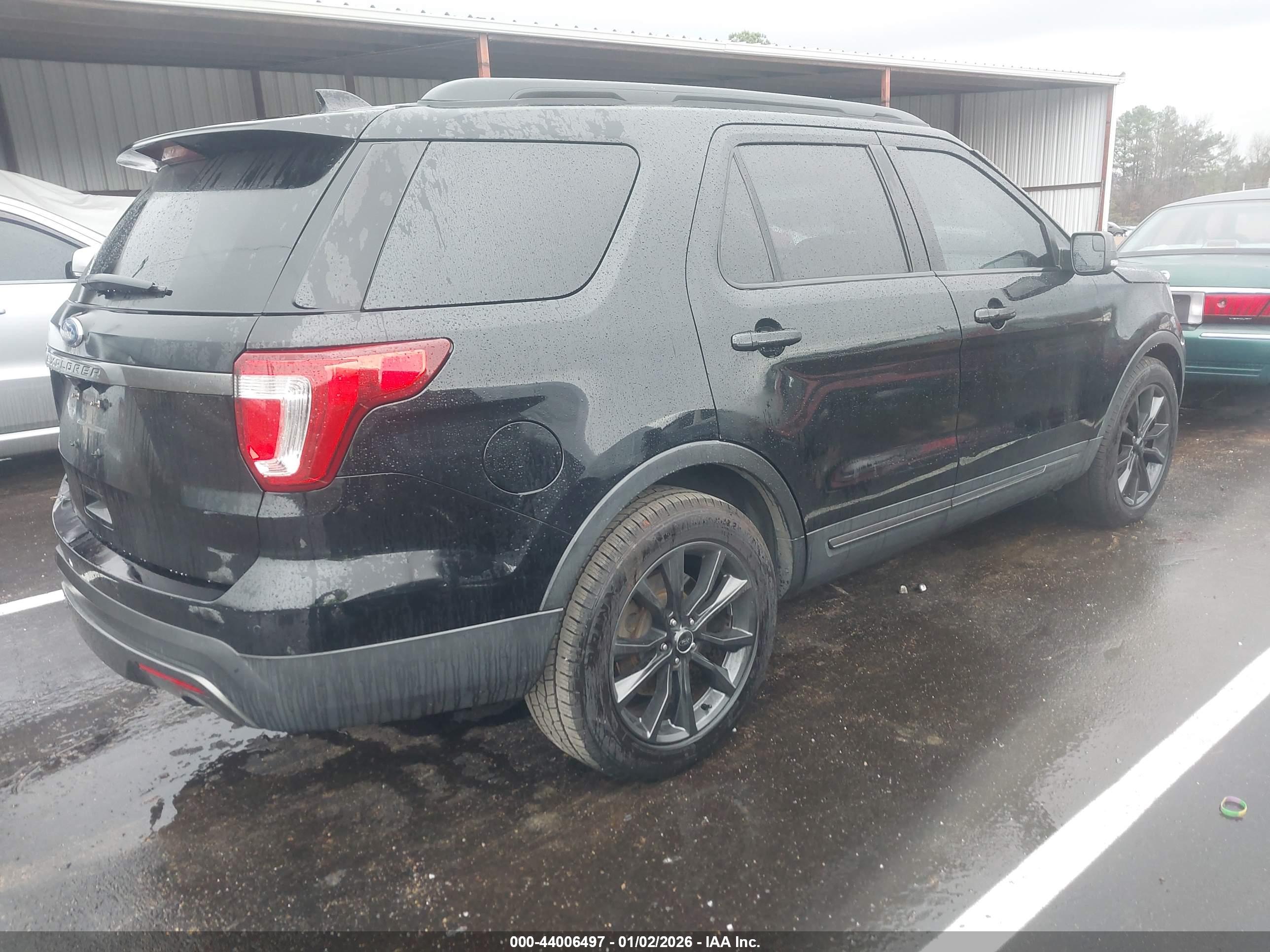 FORD EXPLORER image 4