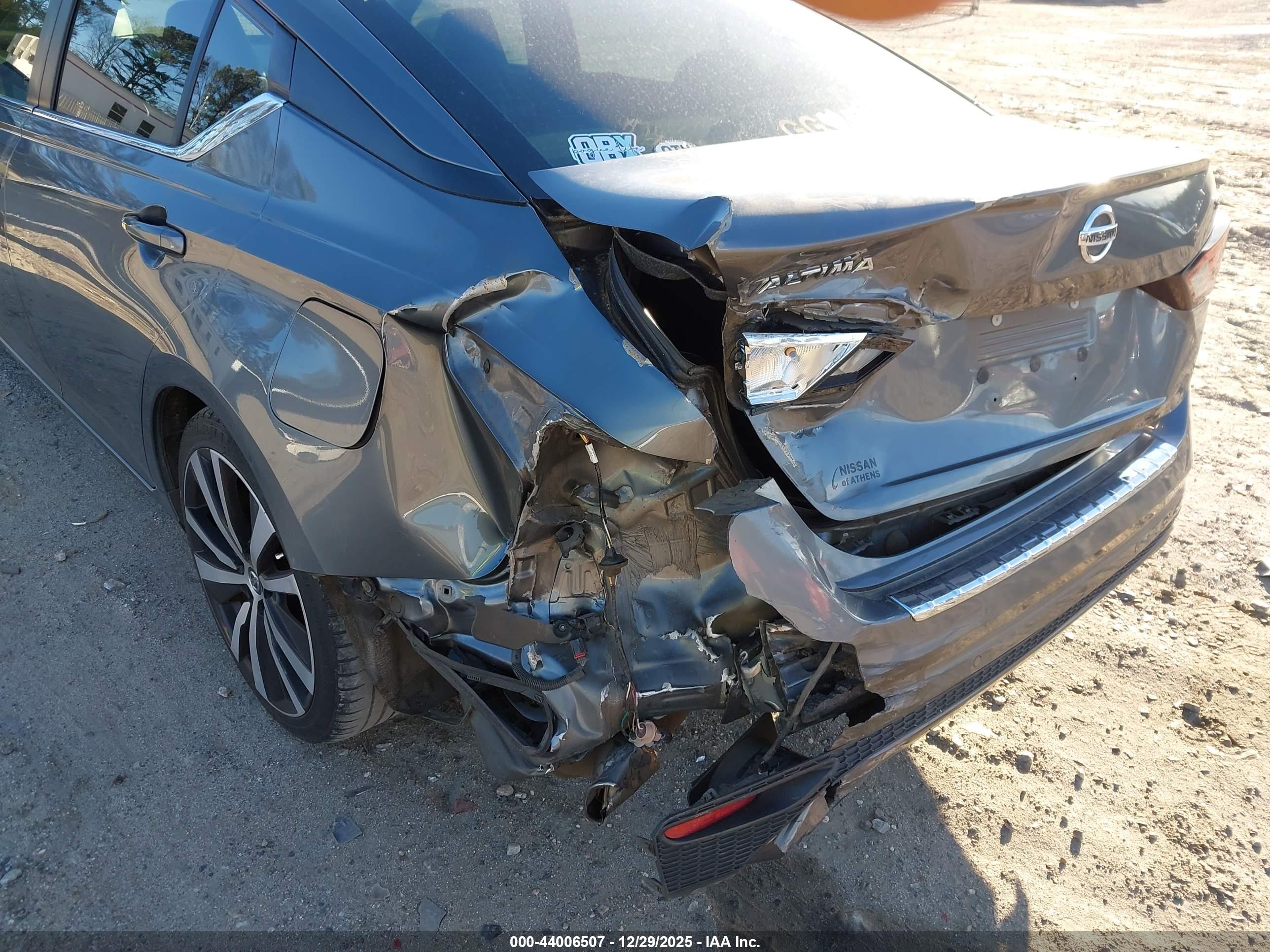 NISSAN ALTIMA image 6