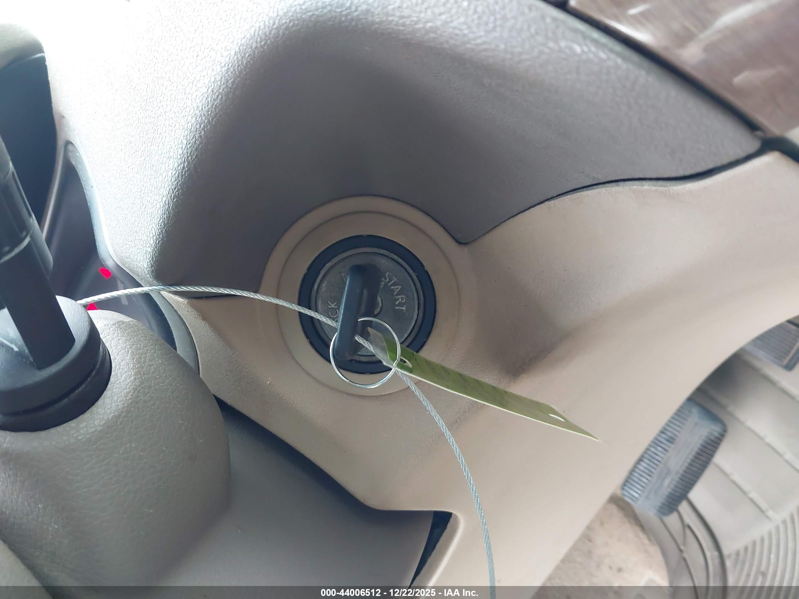 NISSAN QUEST image 11