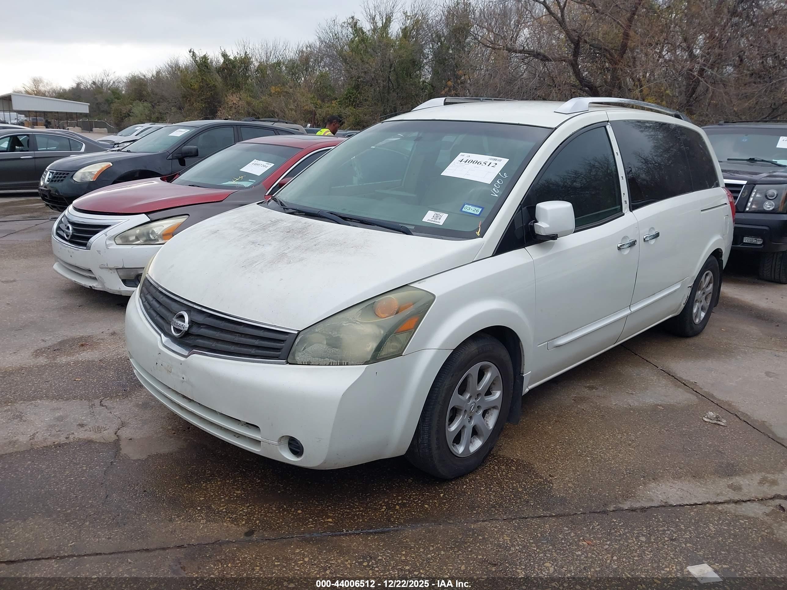 NISSAN QUEST image 2