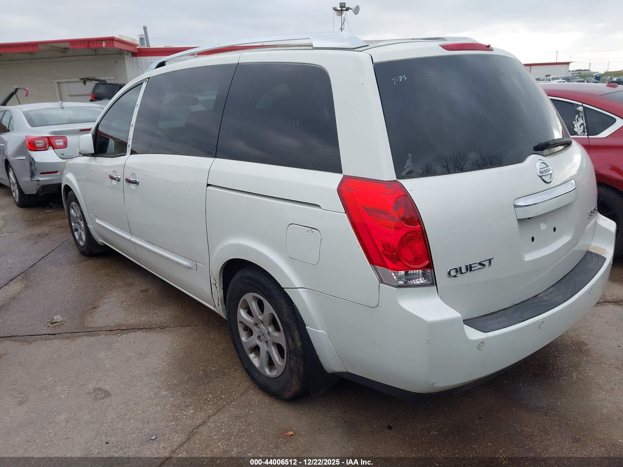 NISSAN QUEST image 3