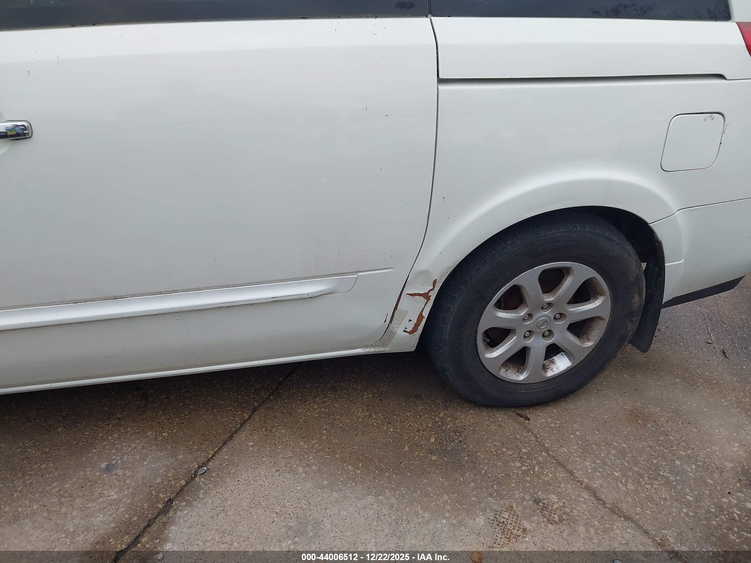NISSAN QUEST image 6