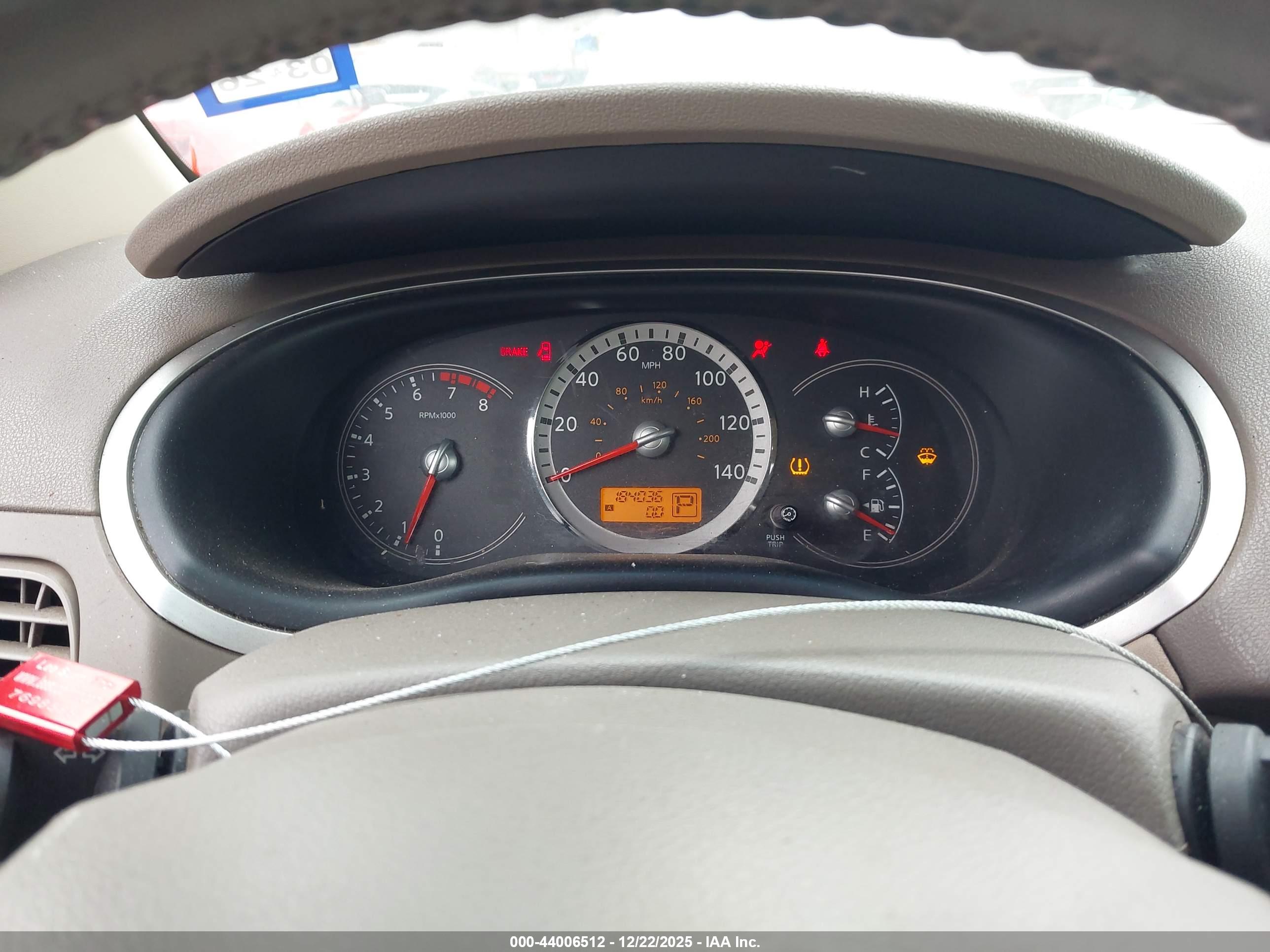 NISSAN QUEST image 7