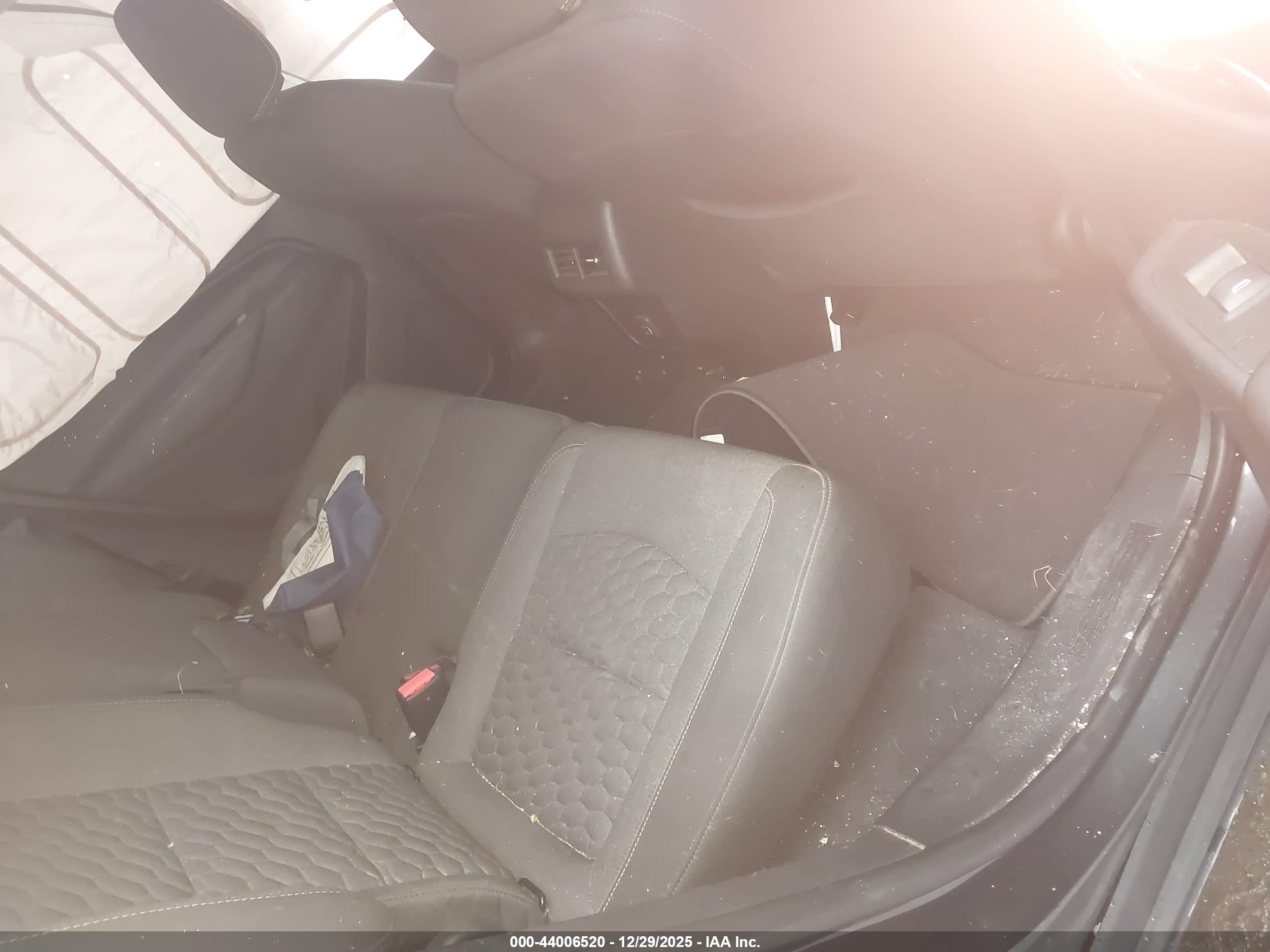CHEVROLET EQUINOX image 8