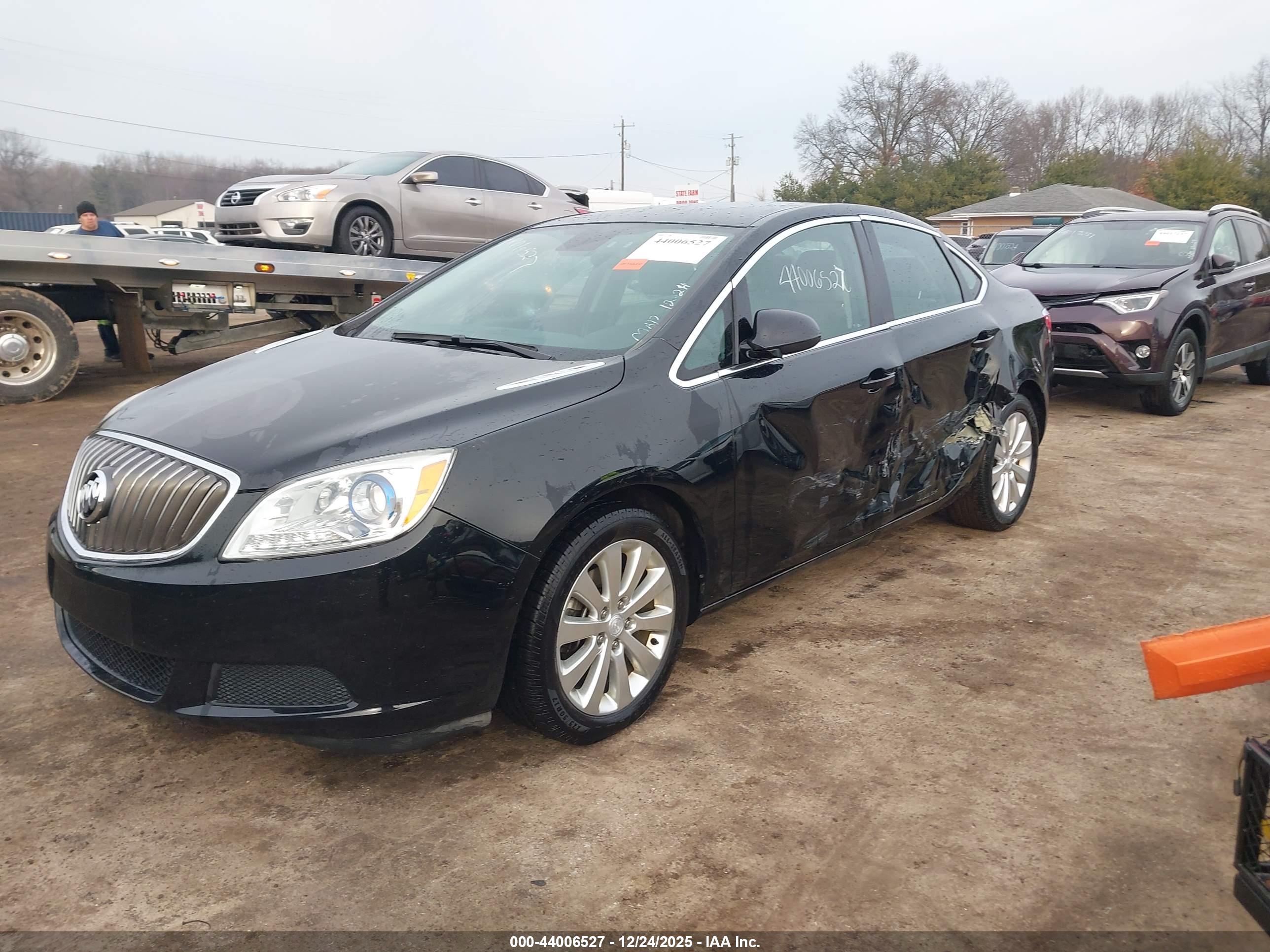 BUICK VERANO image 2