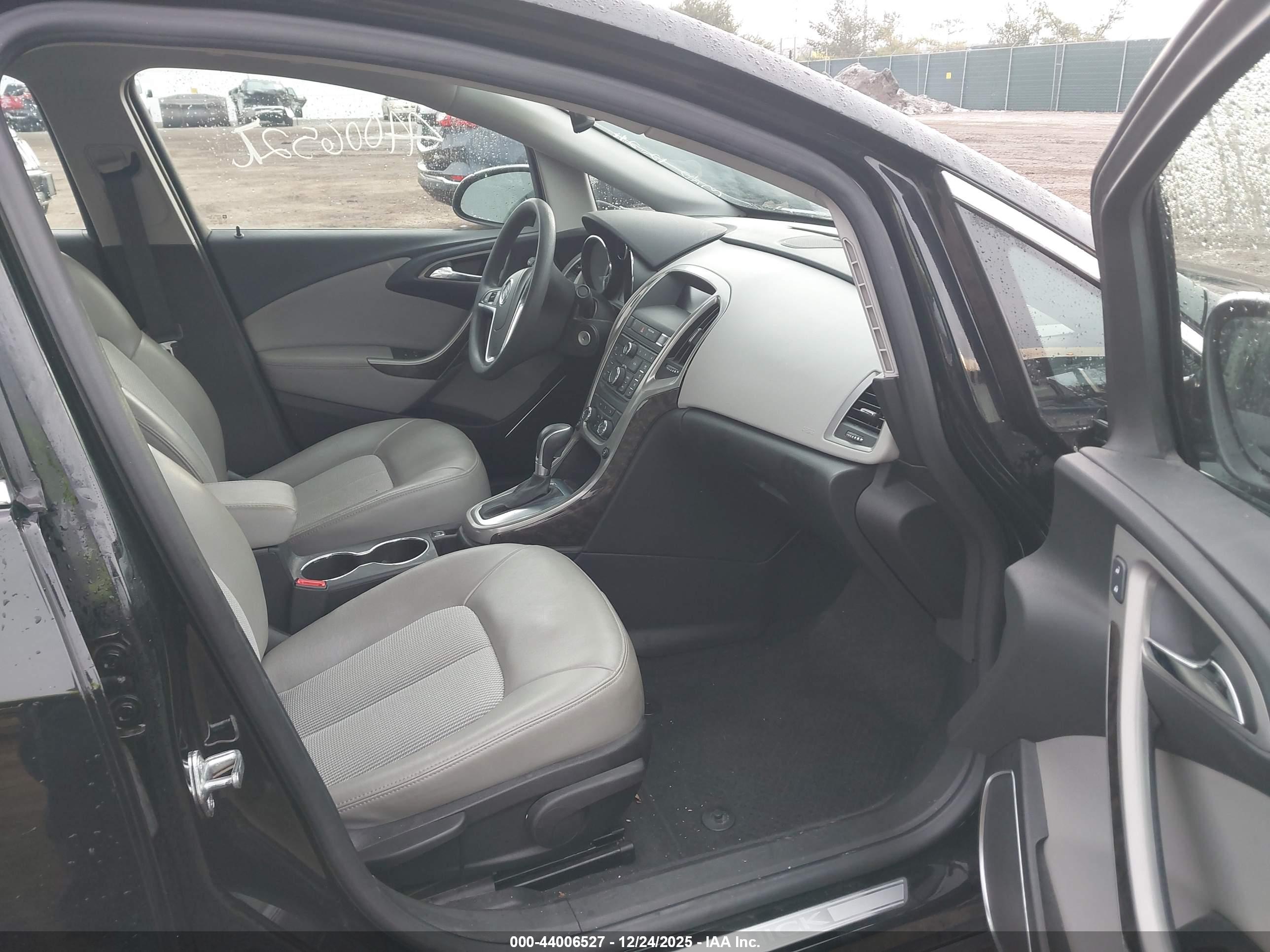 BUICK VERANO image 5