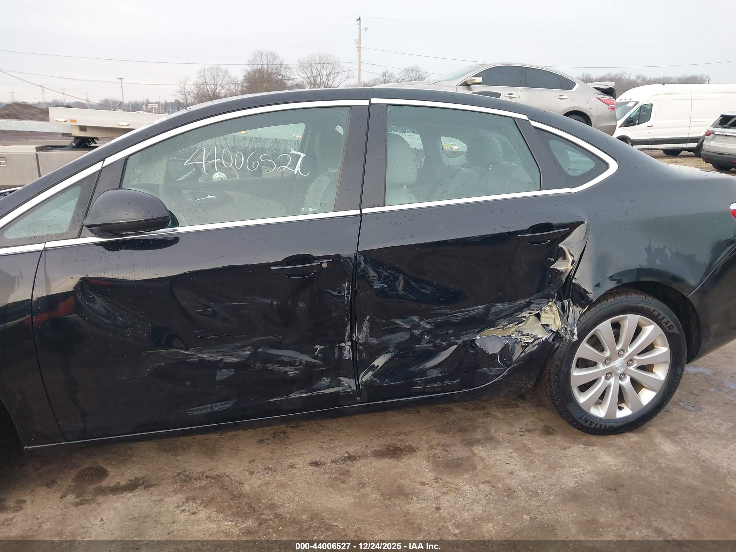 BUICK VERANO image 6