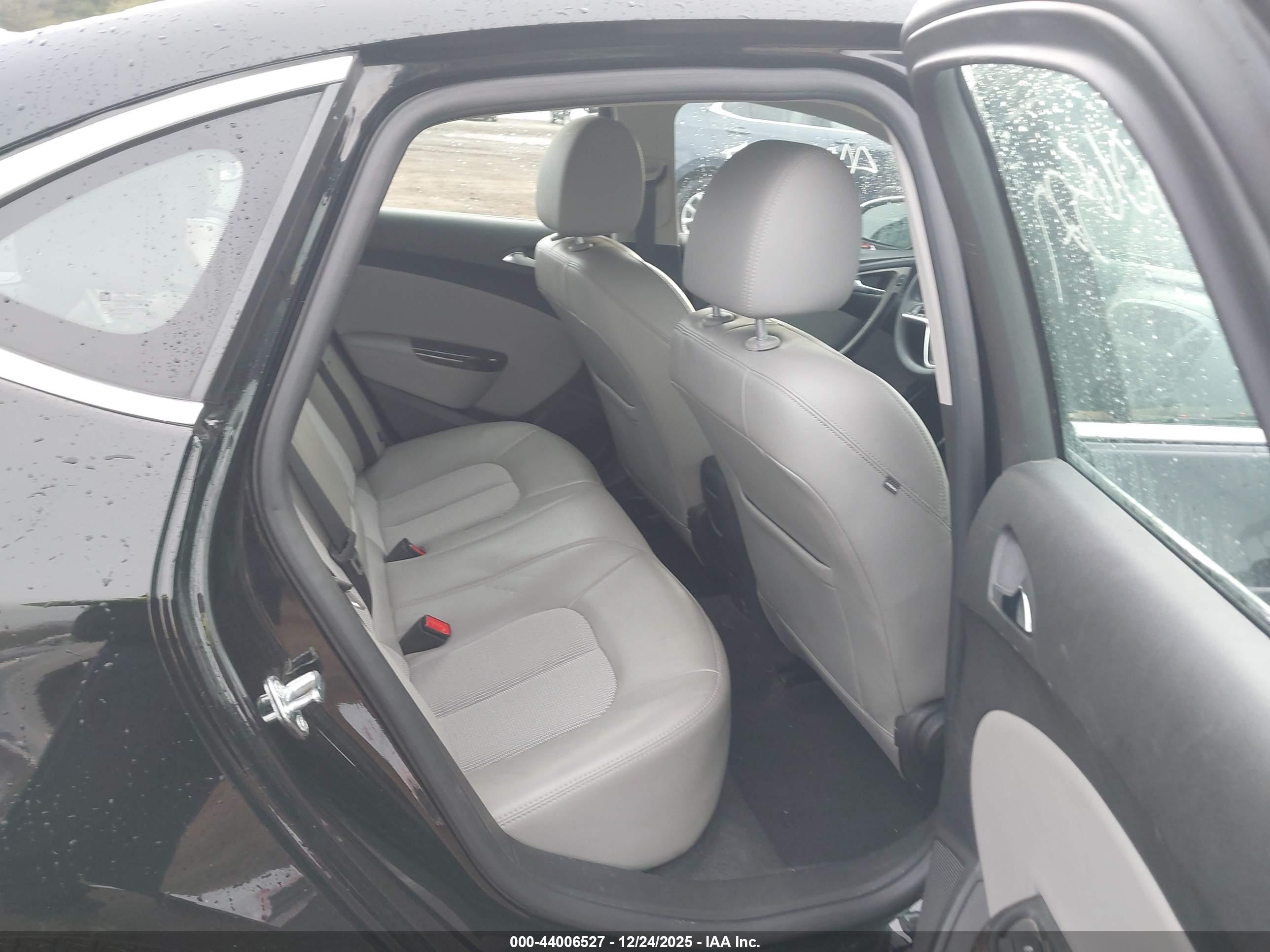 BUICK VERANO image 8