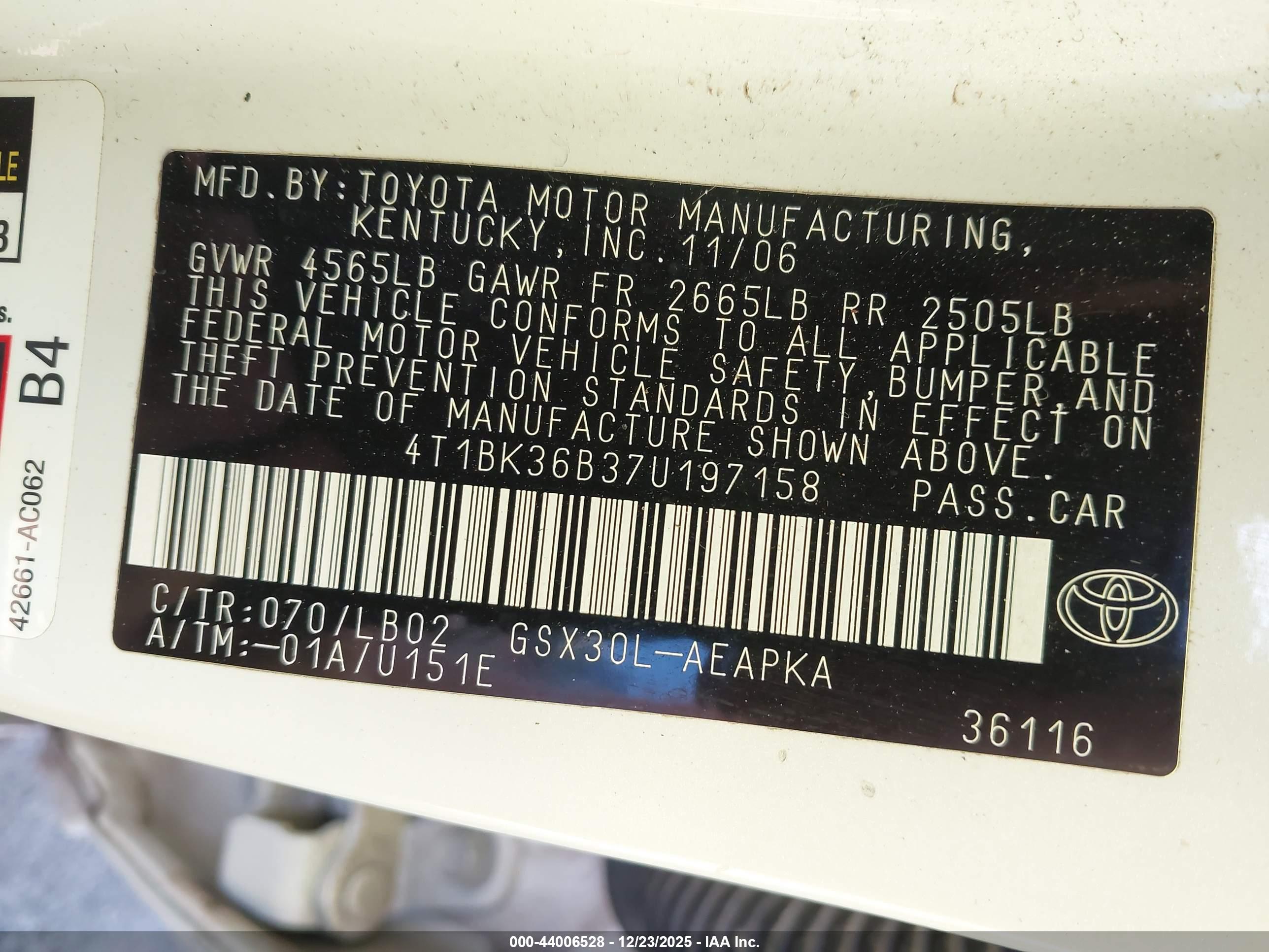 TOYOTA AVALON image 9