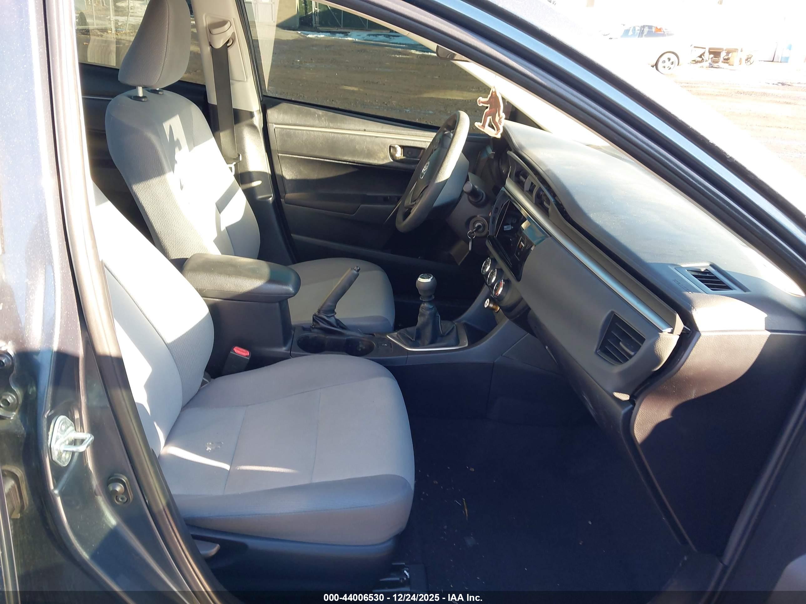 TOYOTA COROLLA image 5