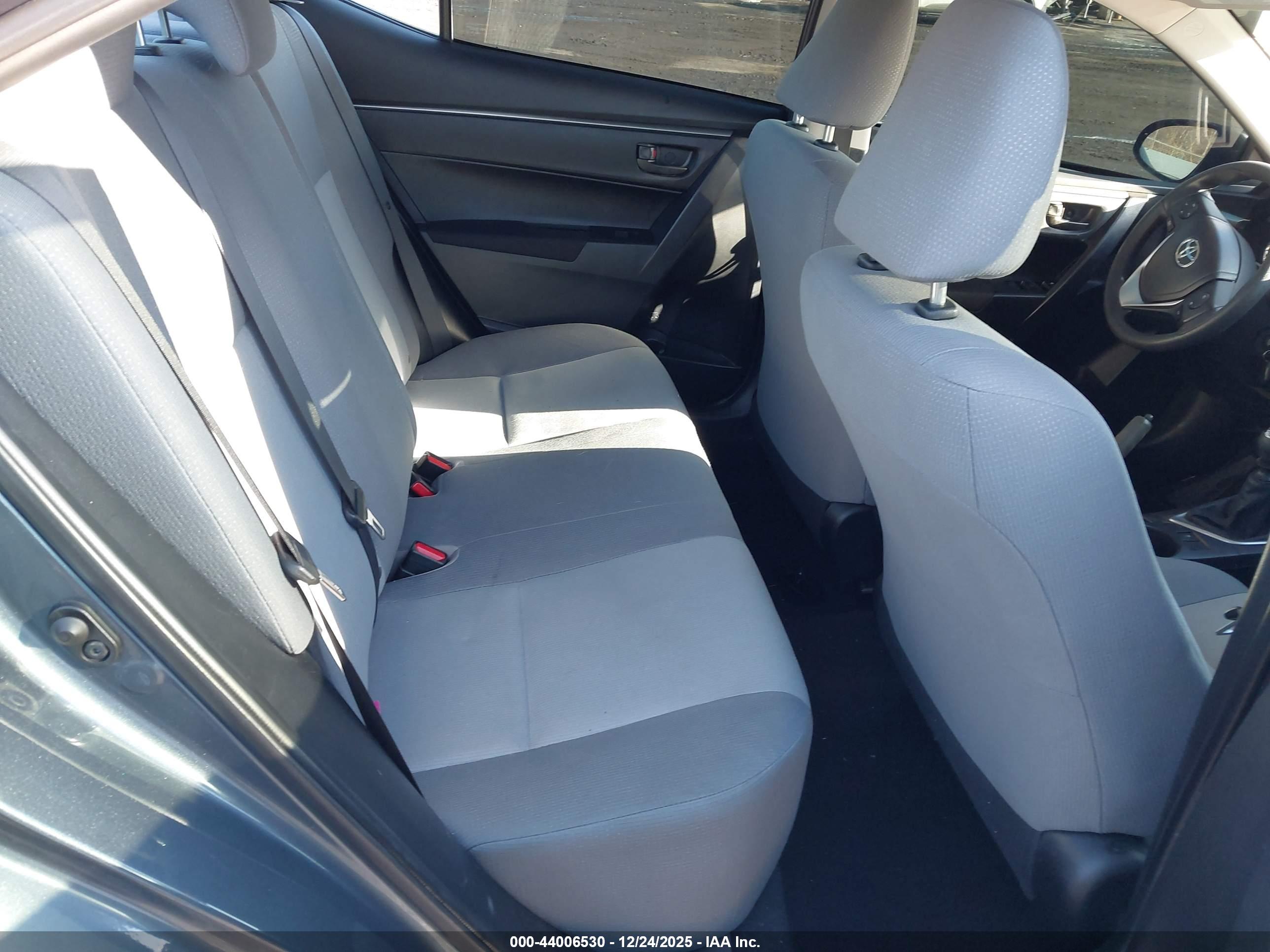 TOYOTA COROLLA image 8