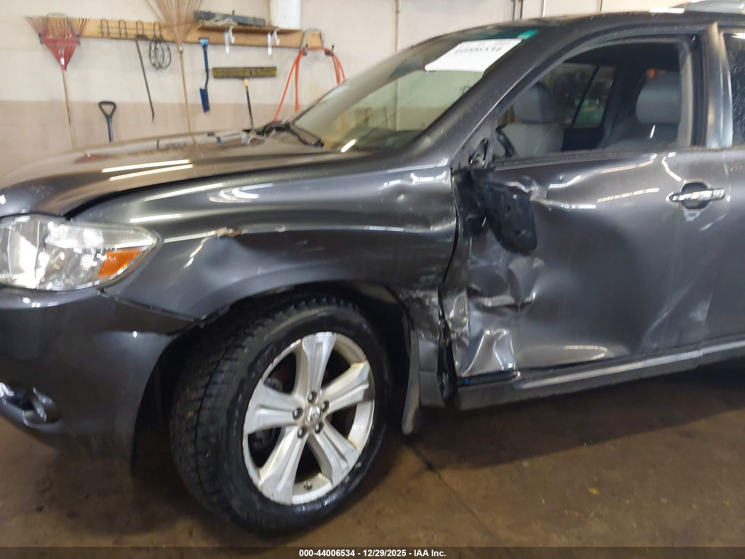 TOYOTA HIGHLANDER image 6