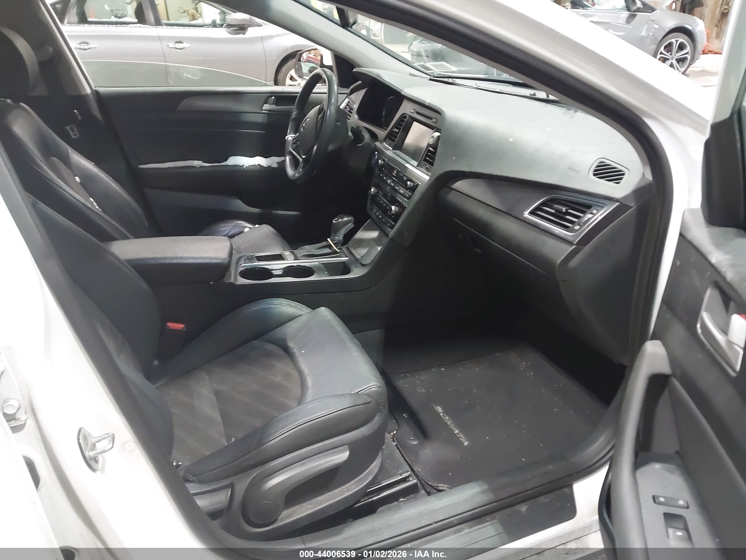 HYUNDAI SONATA image 5