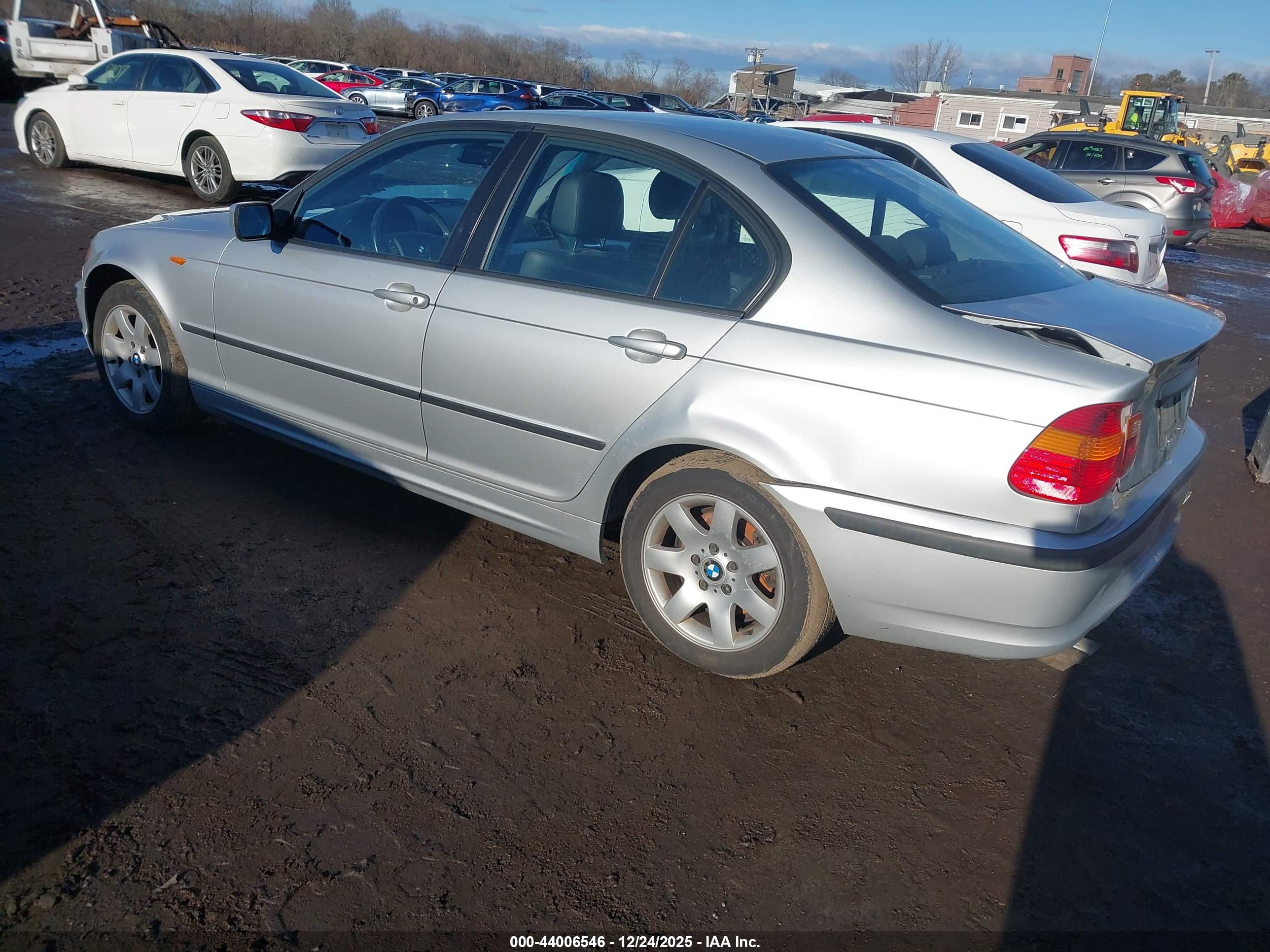 BMW 325XI image 3