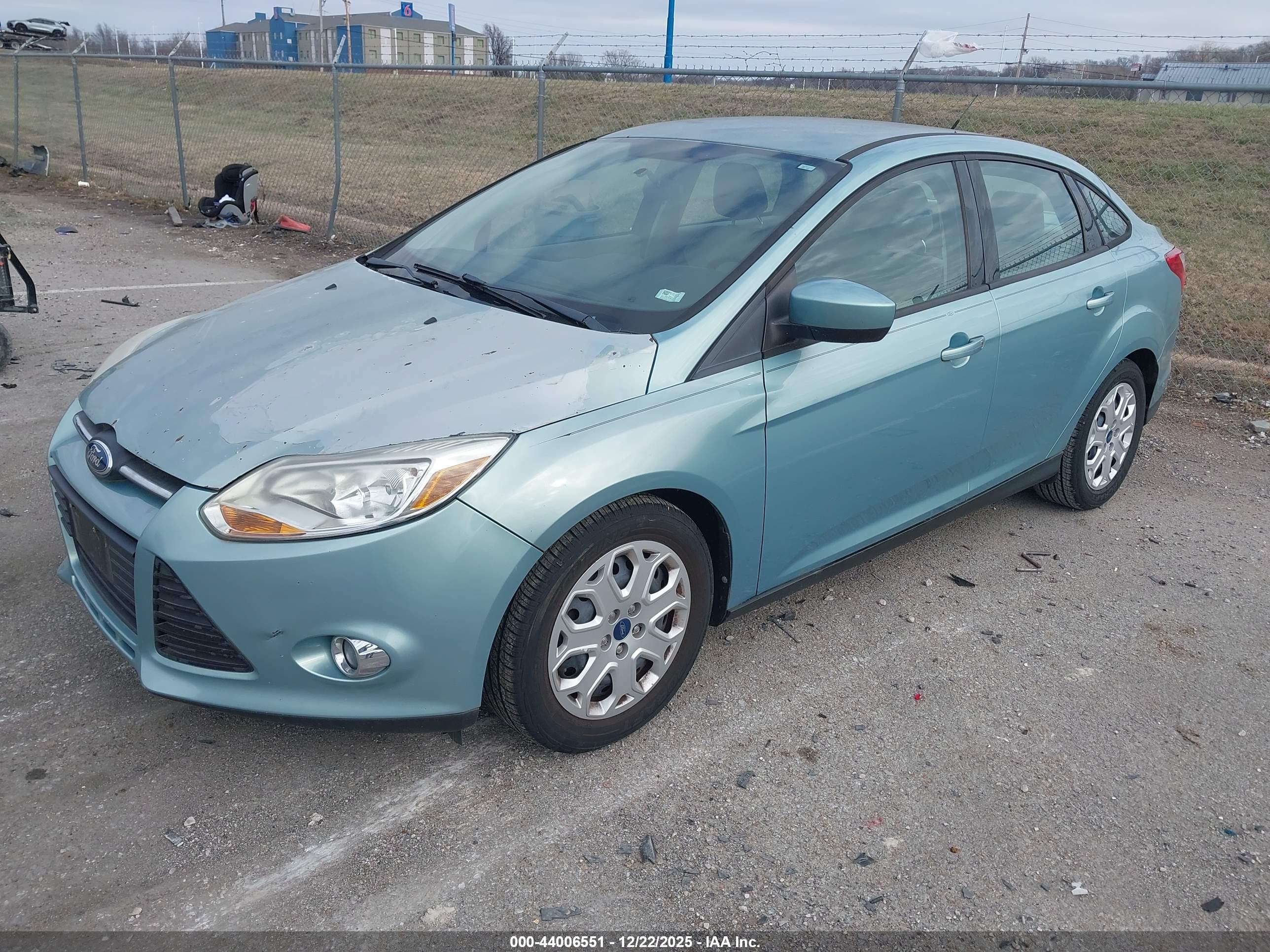 FORD FOCUS image 2