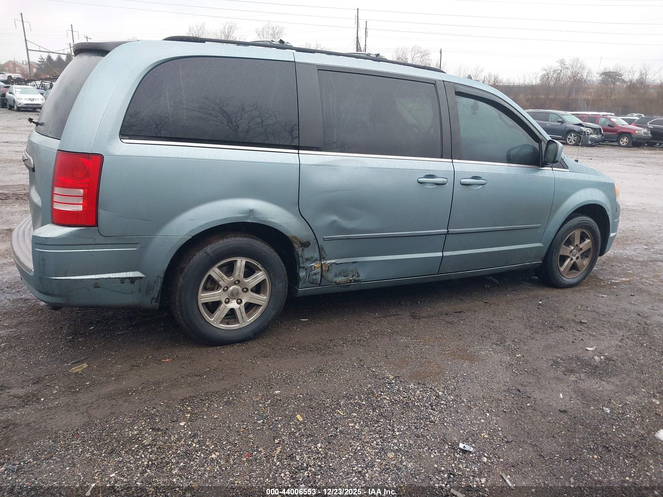 CHRYSLER TOWN image 4