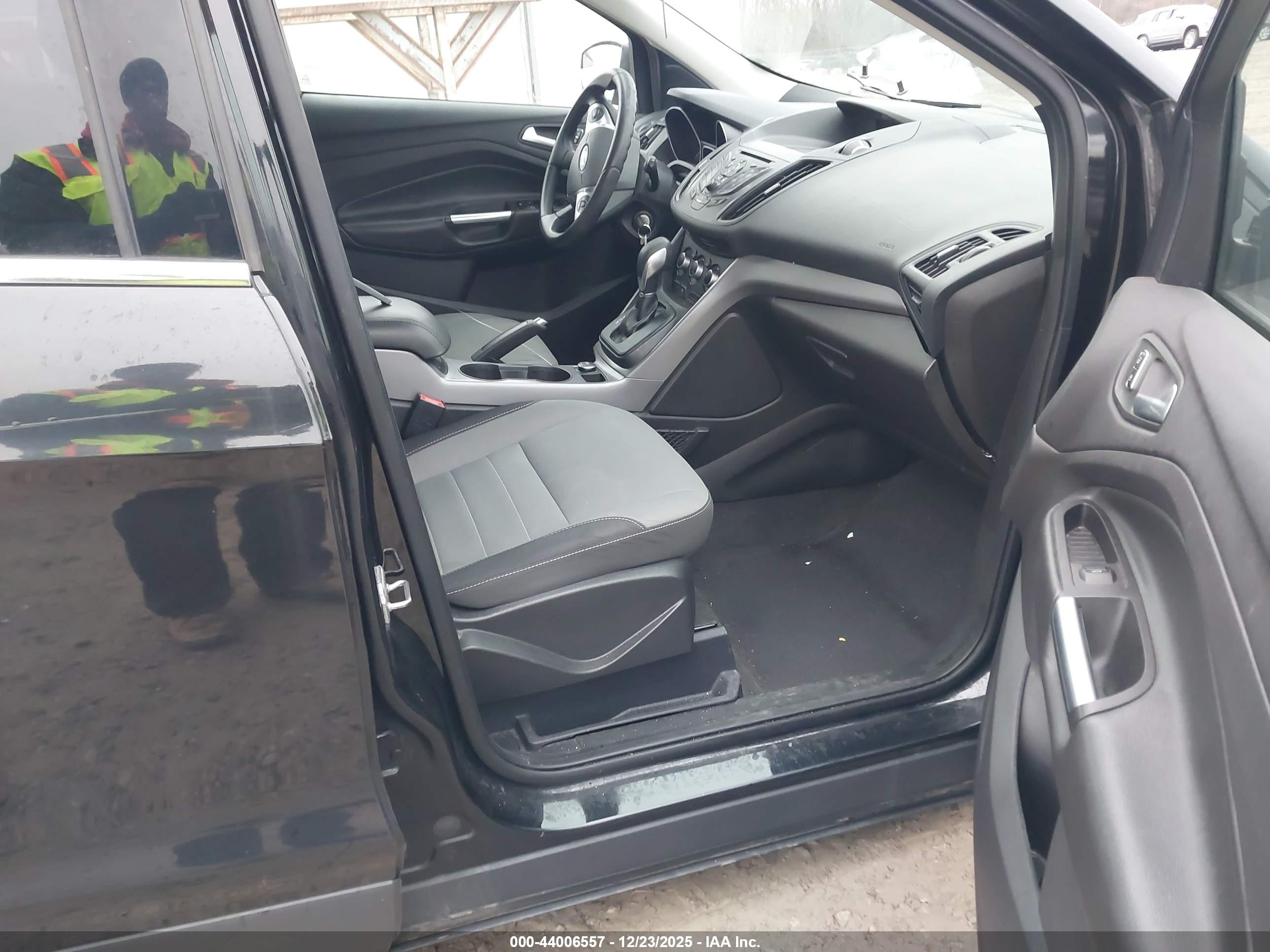 FORD ESCAPE image 5