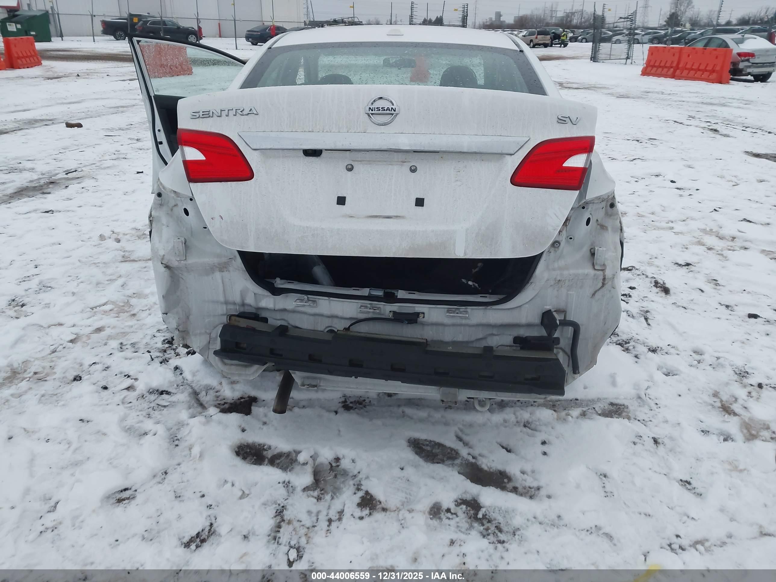 NISSAN SENTRA image 6