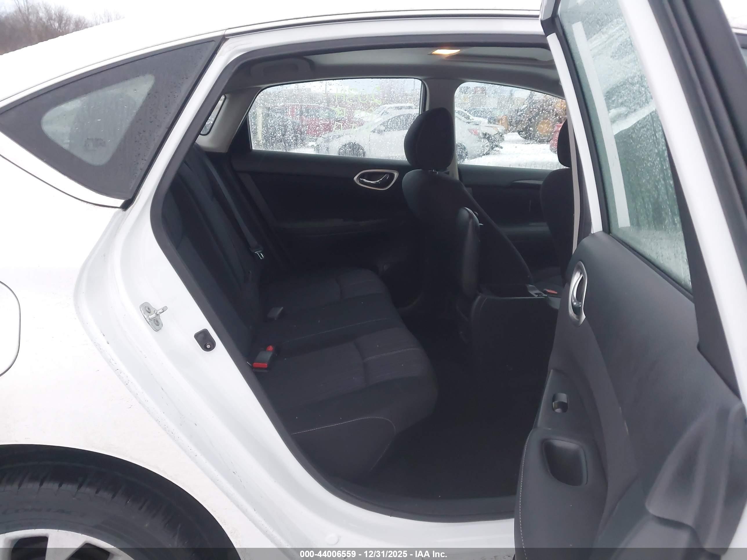 NISSAN SENTRA image 8