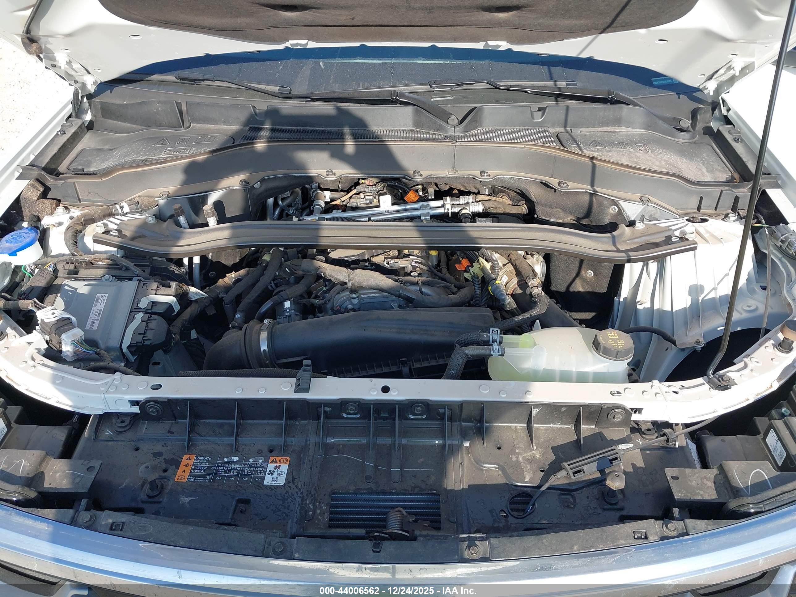 FORD EXPLORER image 10