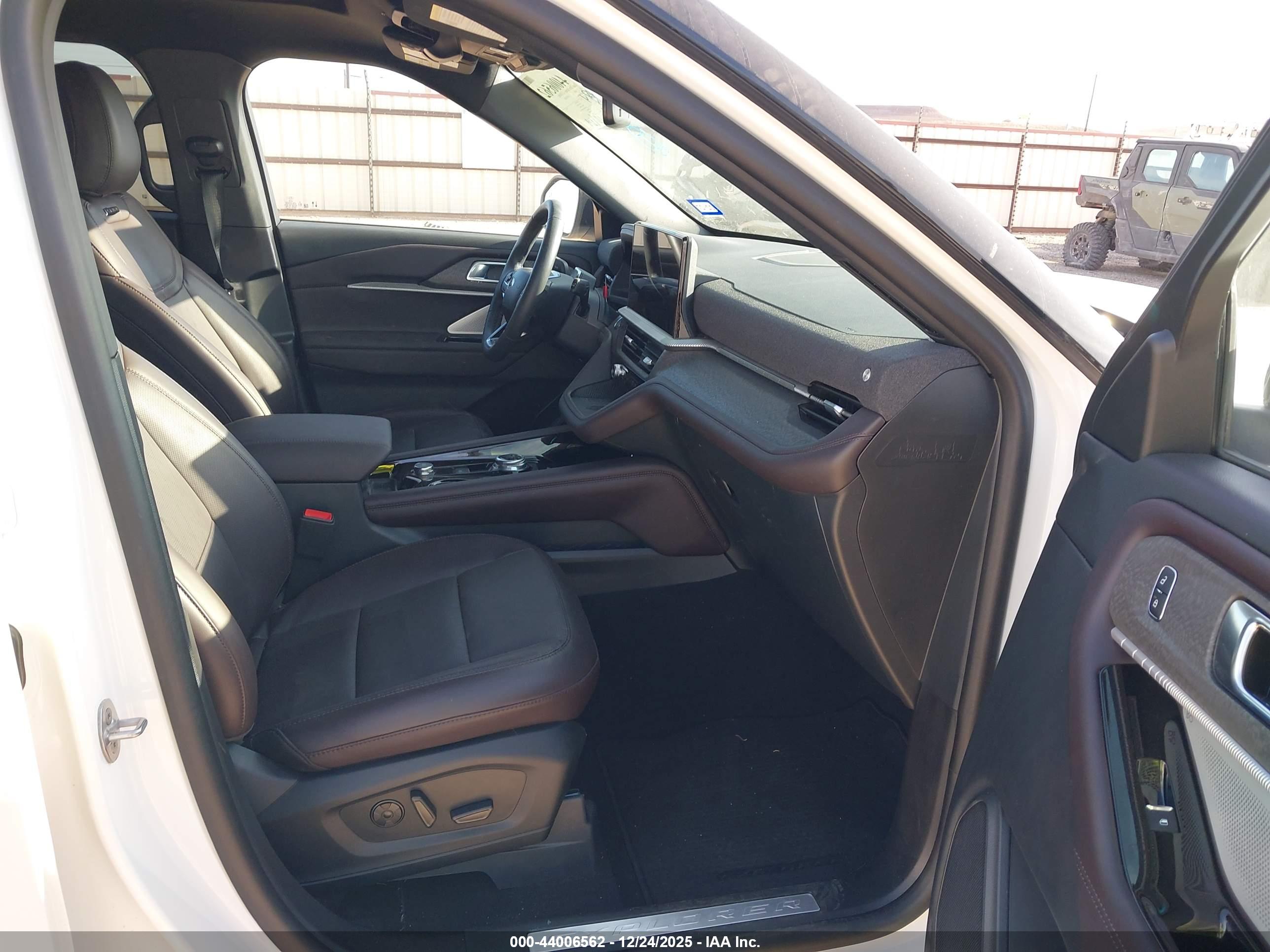 FORD EXPLORER image 5